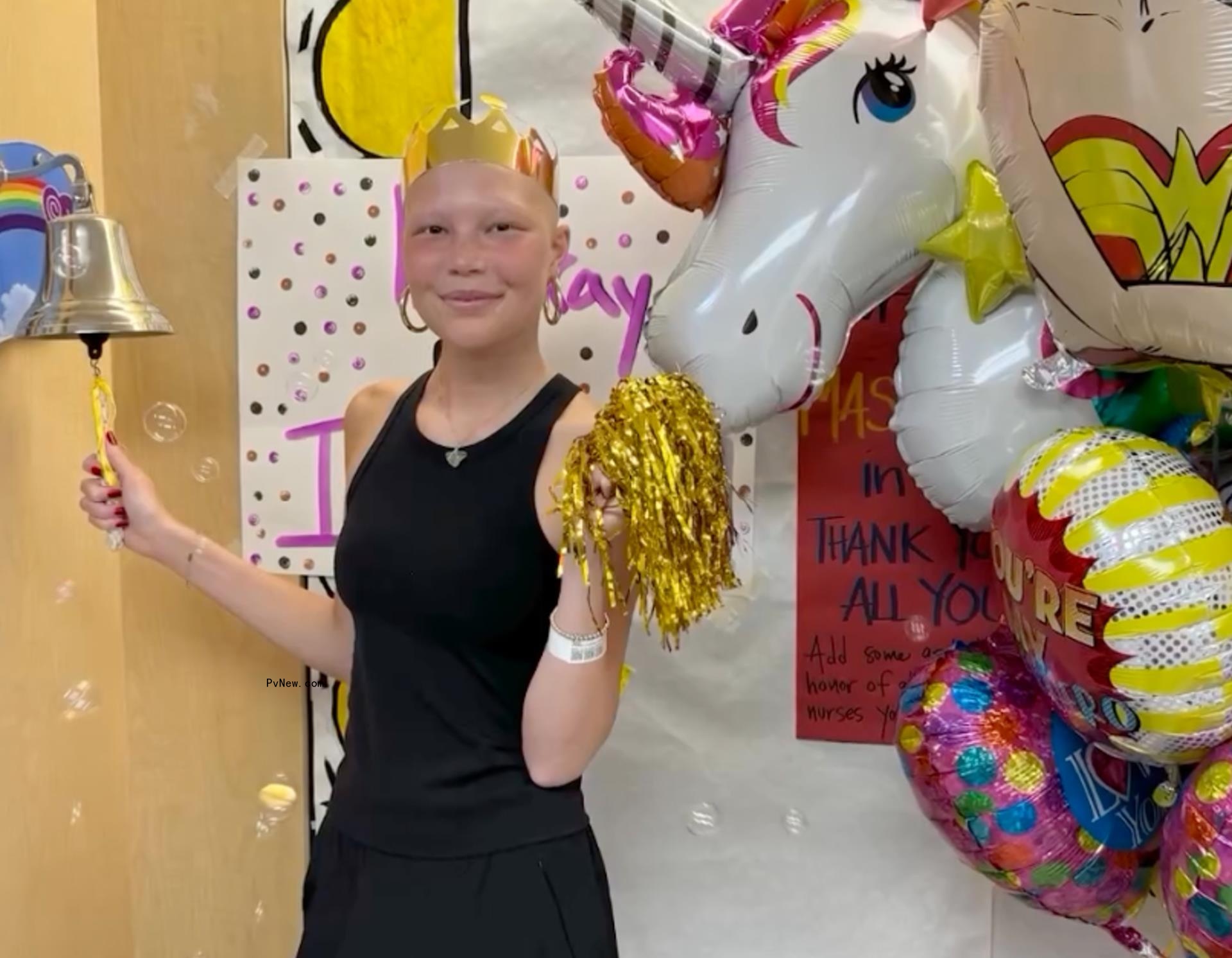 Isabella Strahan ringing the bell