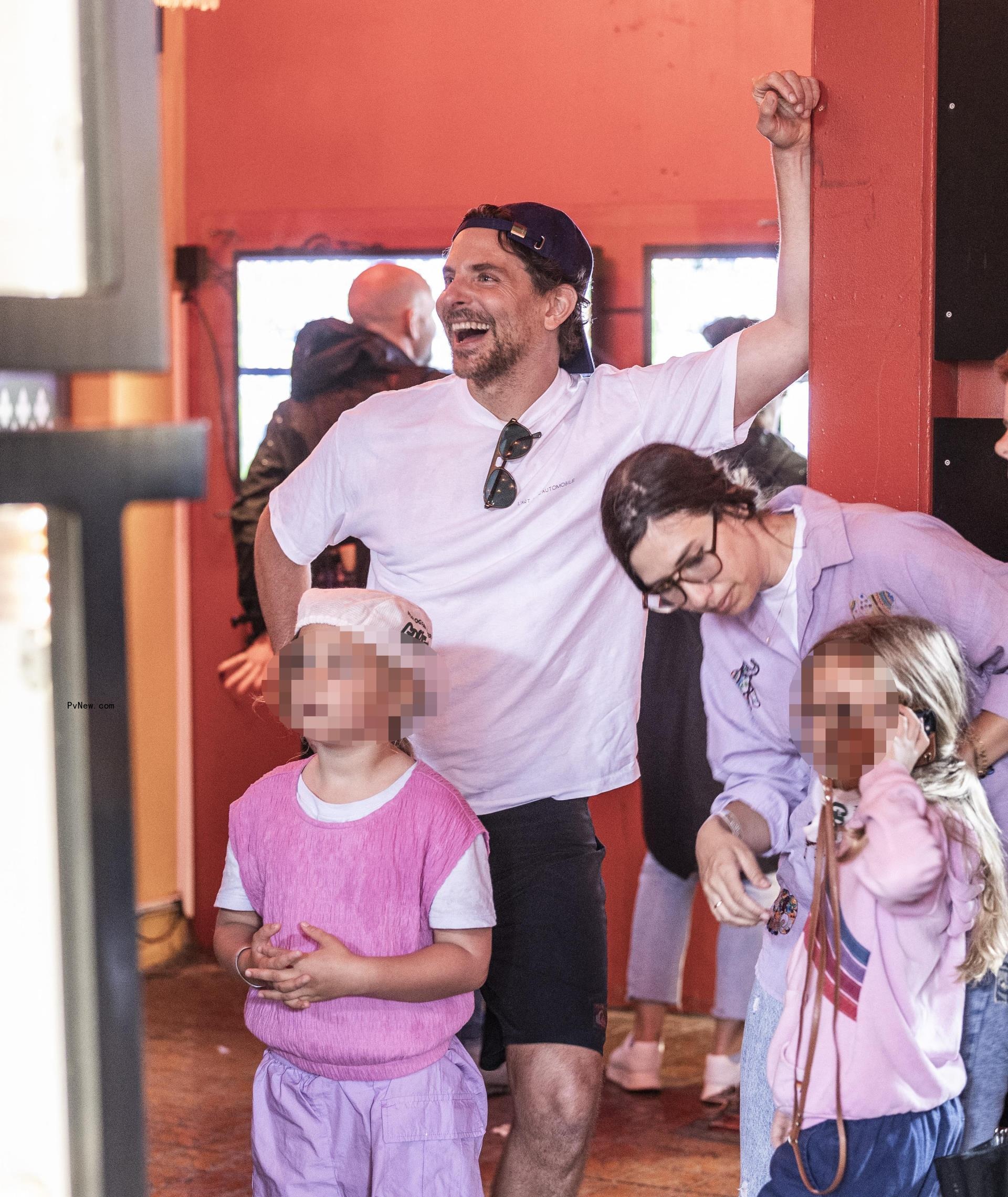 Bradley Cooper with his daughter