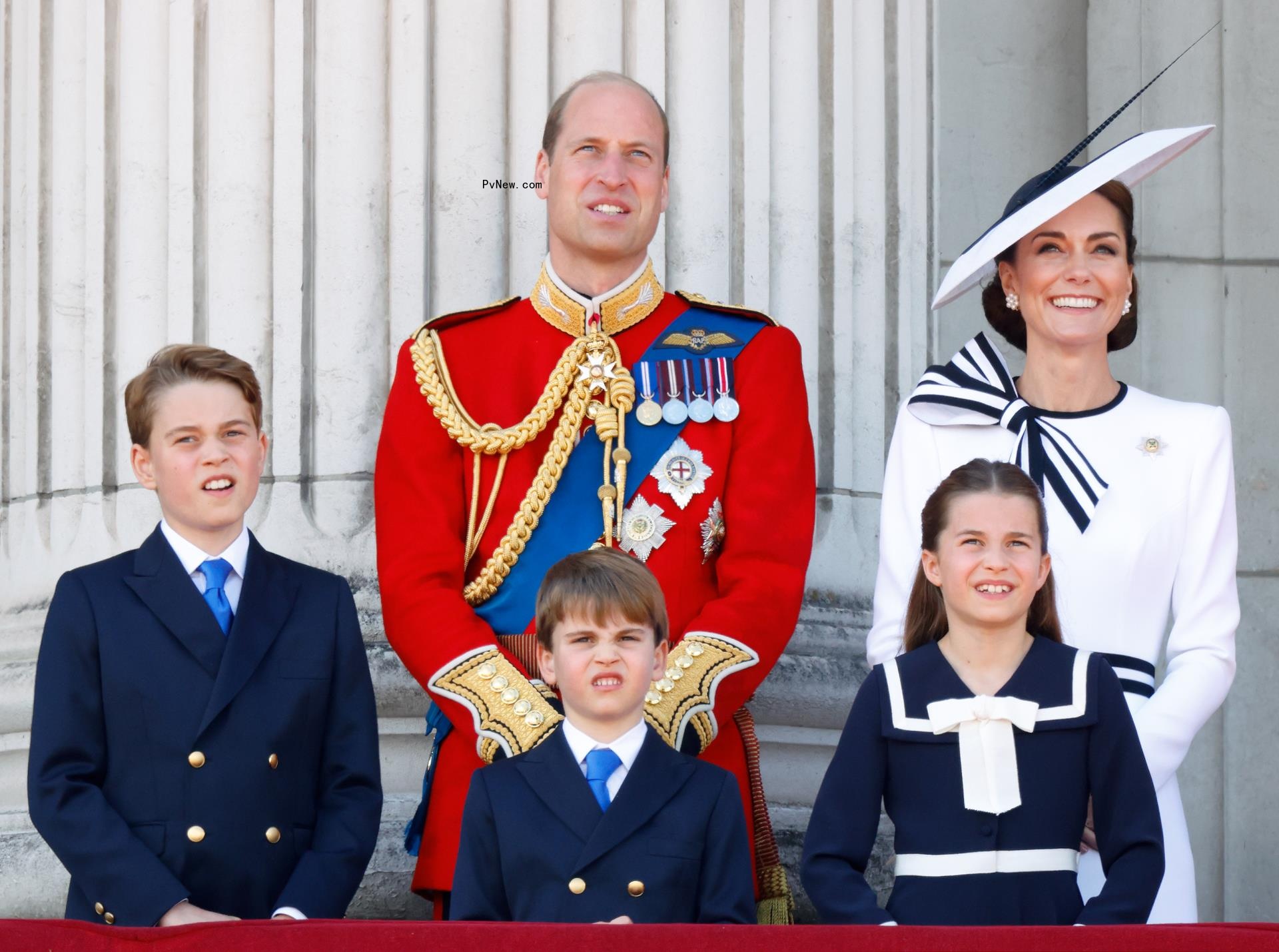 Kate Middleton, Prince William an their children on the balcony of Buckingham Palace in 2024.
