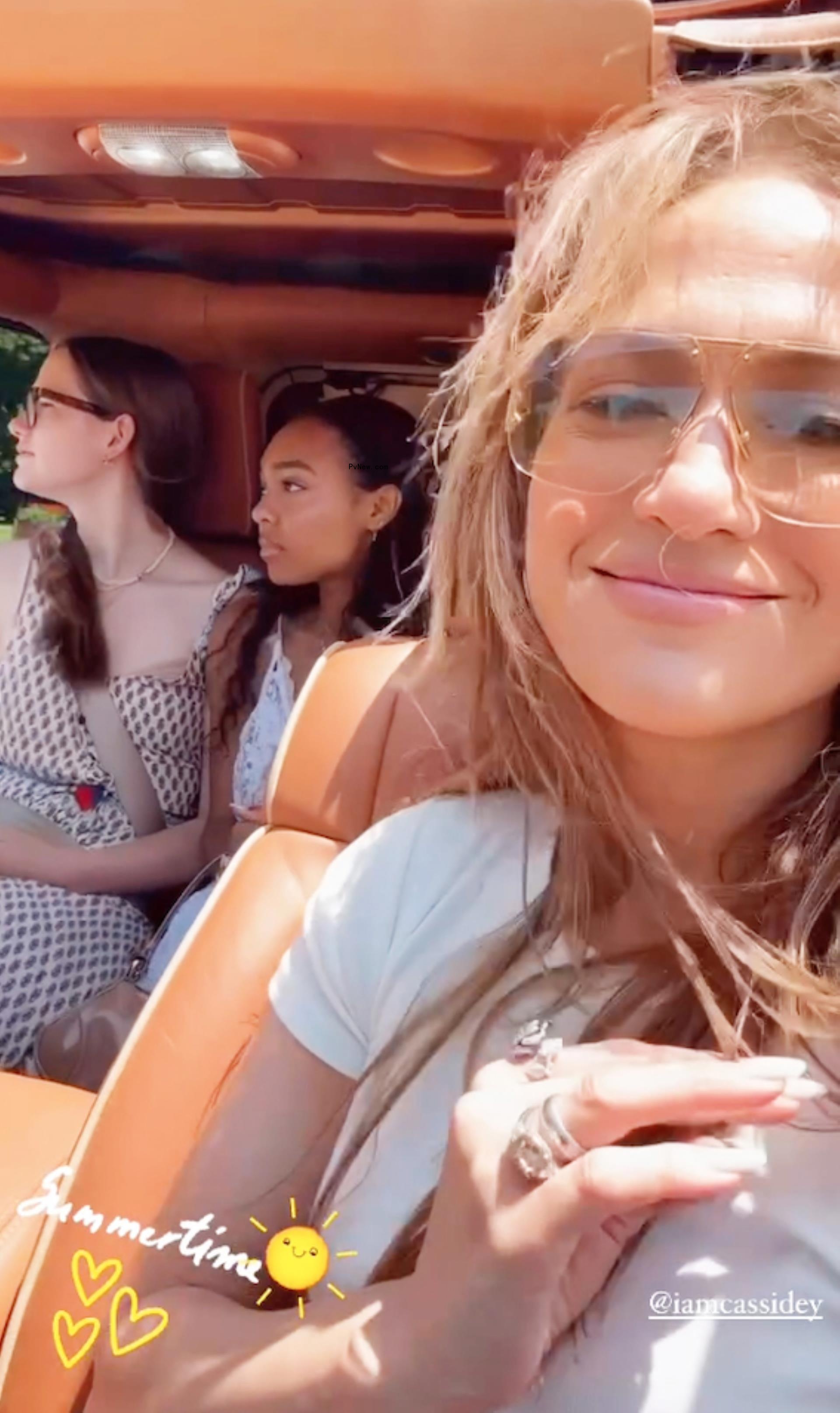 Jennifer Lopez, Violet Affleck and friend