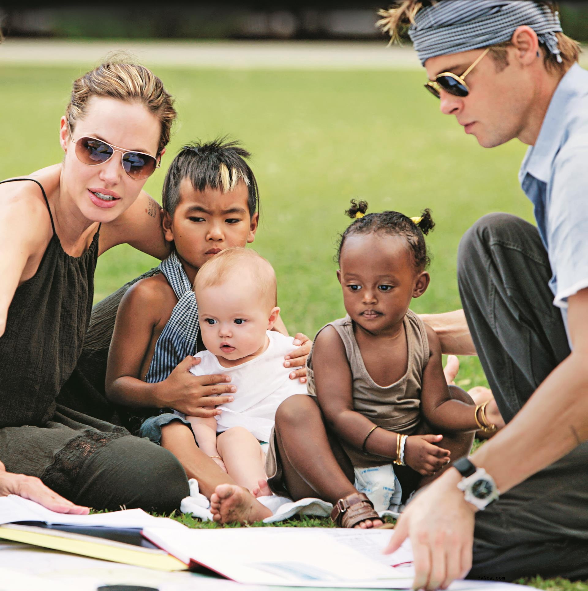 Angelina Jolie, Brad Pitt and kids
