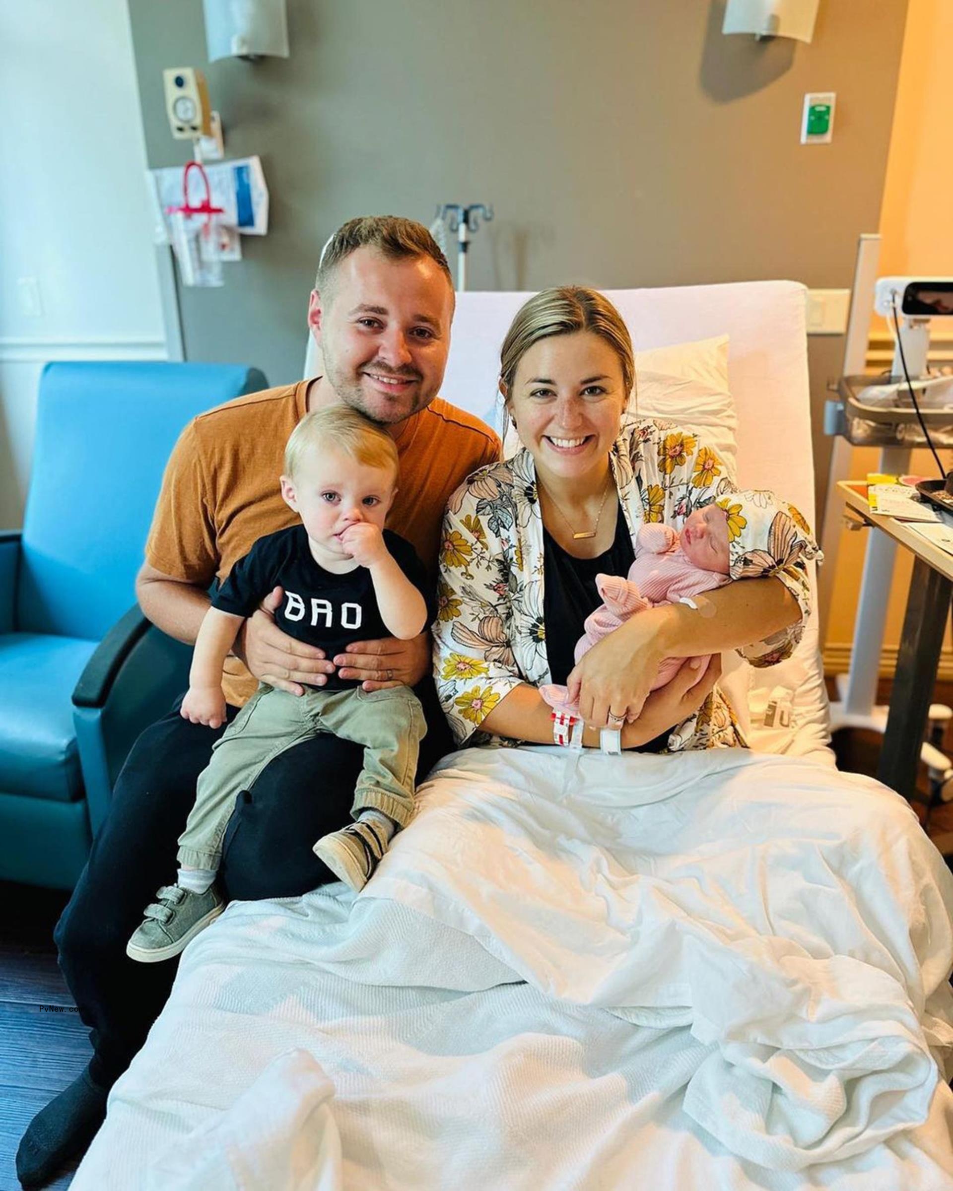 Jedediah Duggar, Katey Duggar and kids