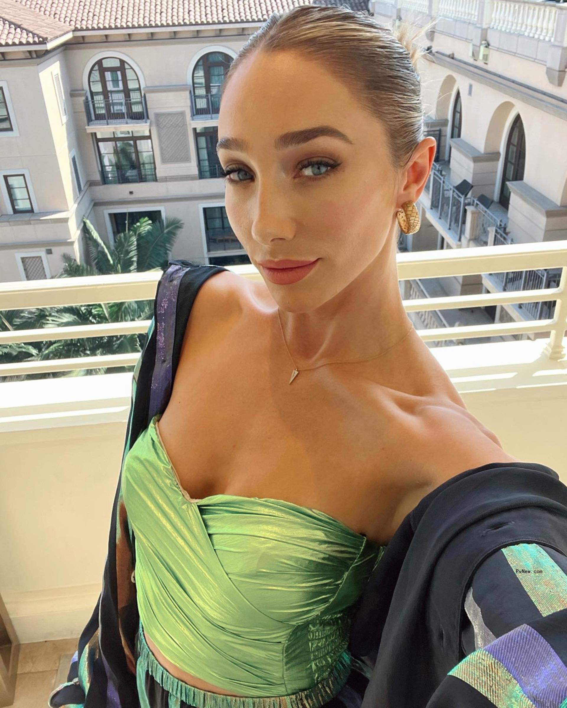 aurora culpo selfie
