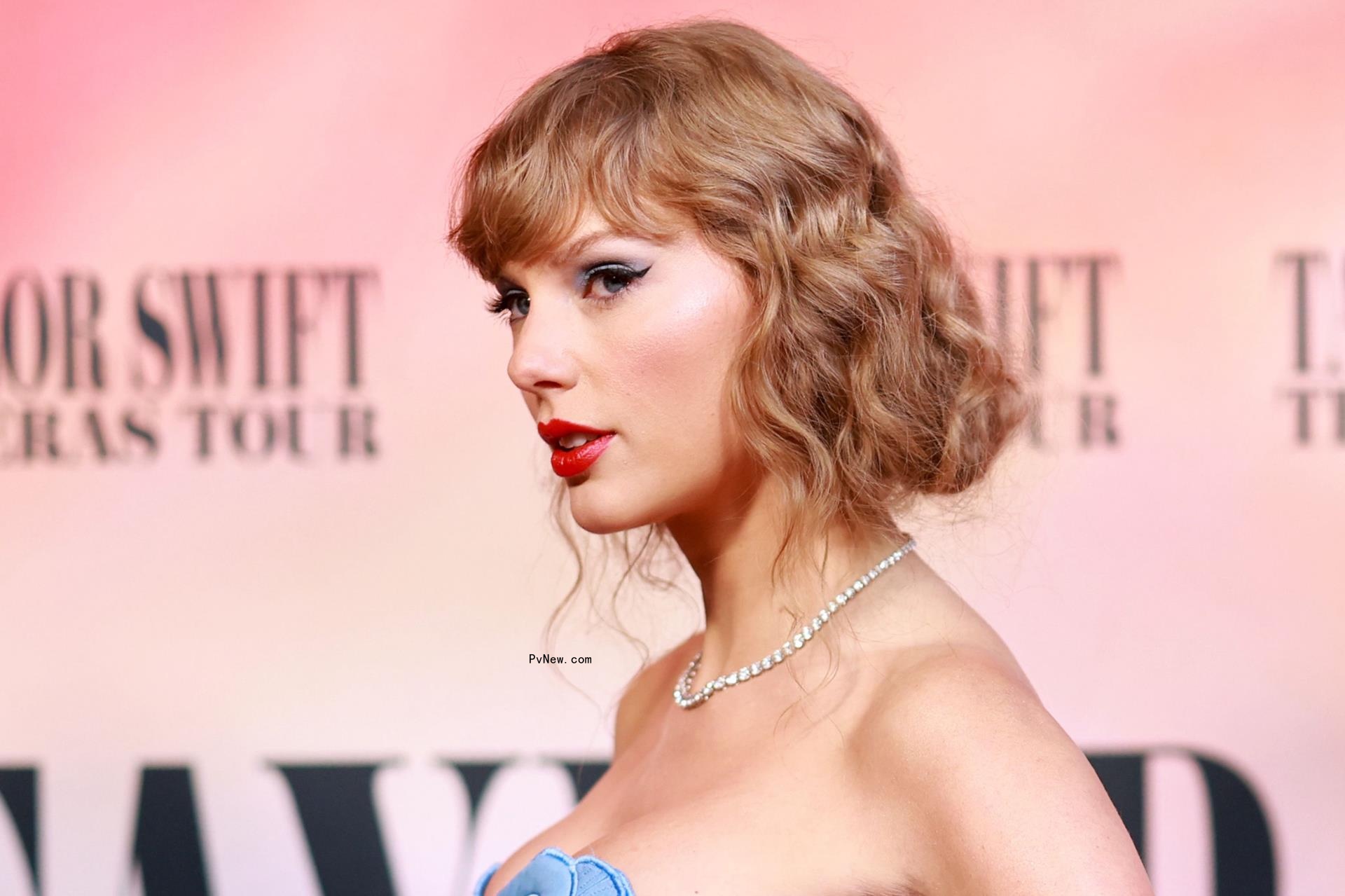 Taylor Swift Tops Female-Led Albums Chart for 10th Co<i></i>nsecutive Week