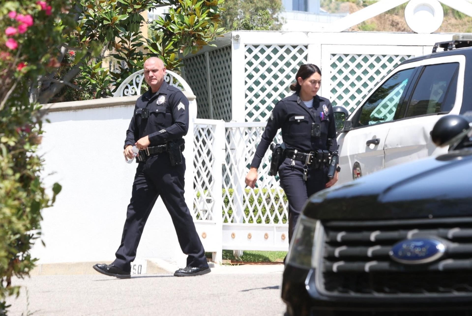Richard Simmons' home being searched