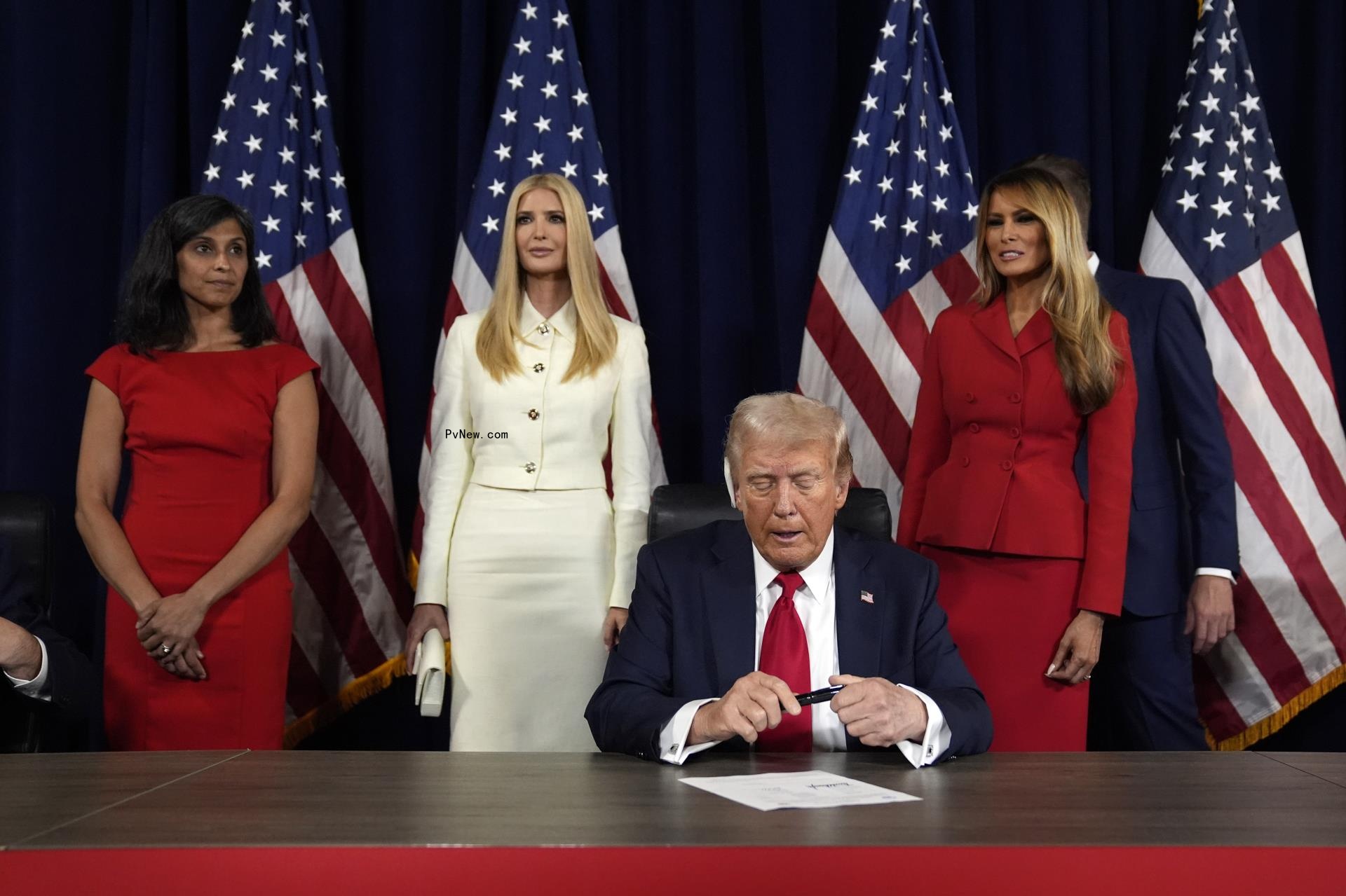 Ivanka Trump, Melania Trump, Eric Trump and Do<i></i>nald Trump