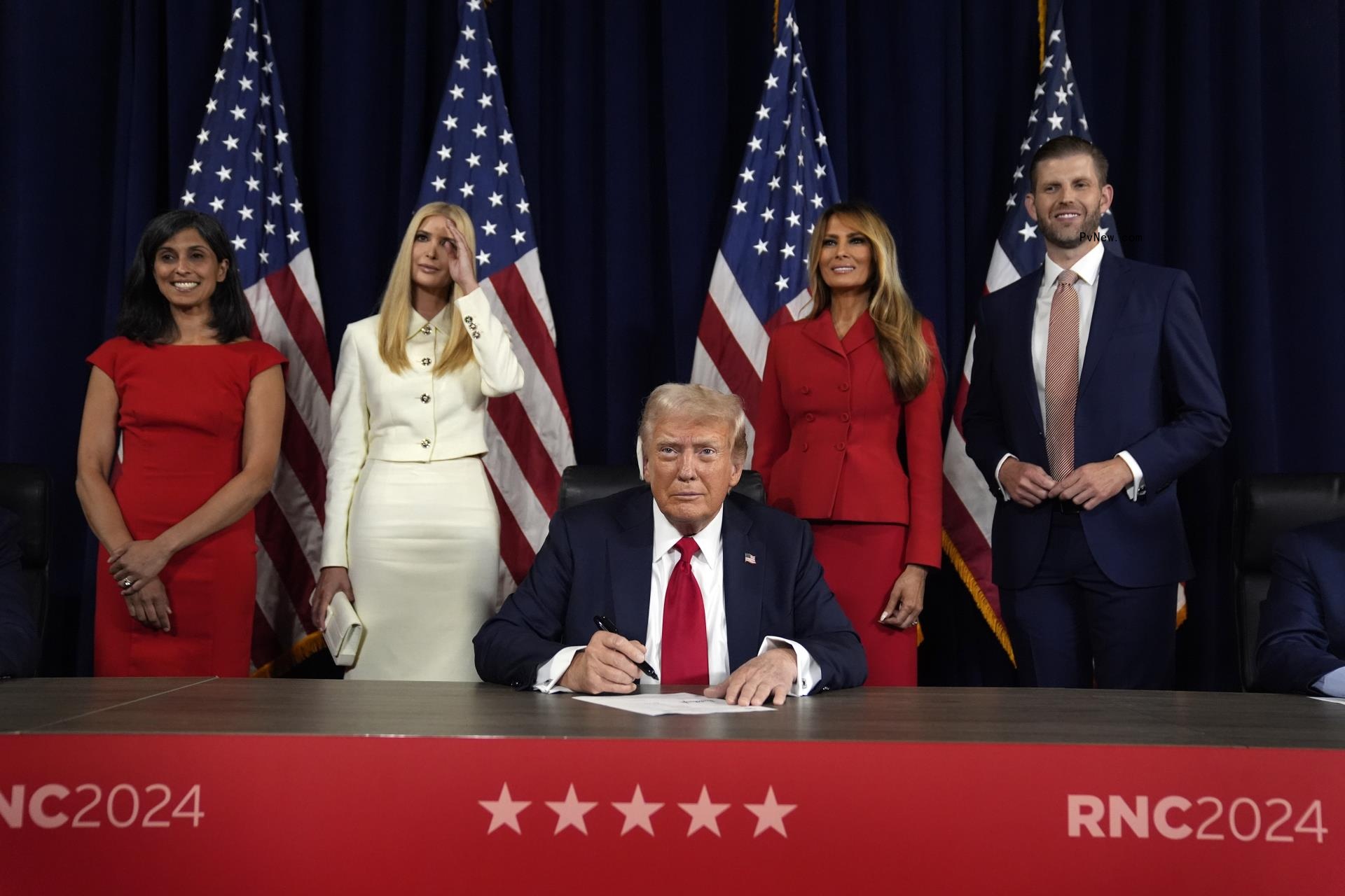 Ivanka Trump, Melania Trump, Eric Trump and Do<i></i>nald Trump