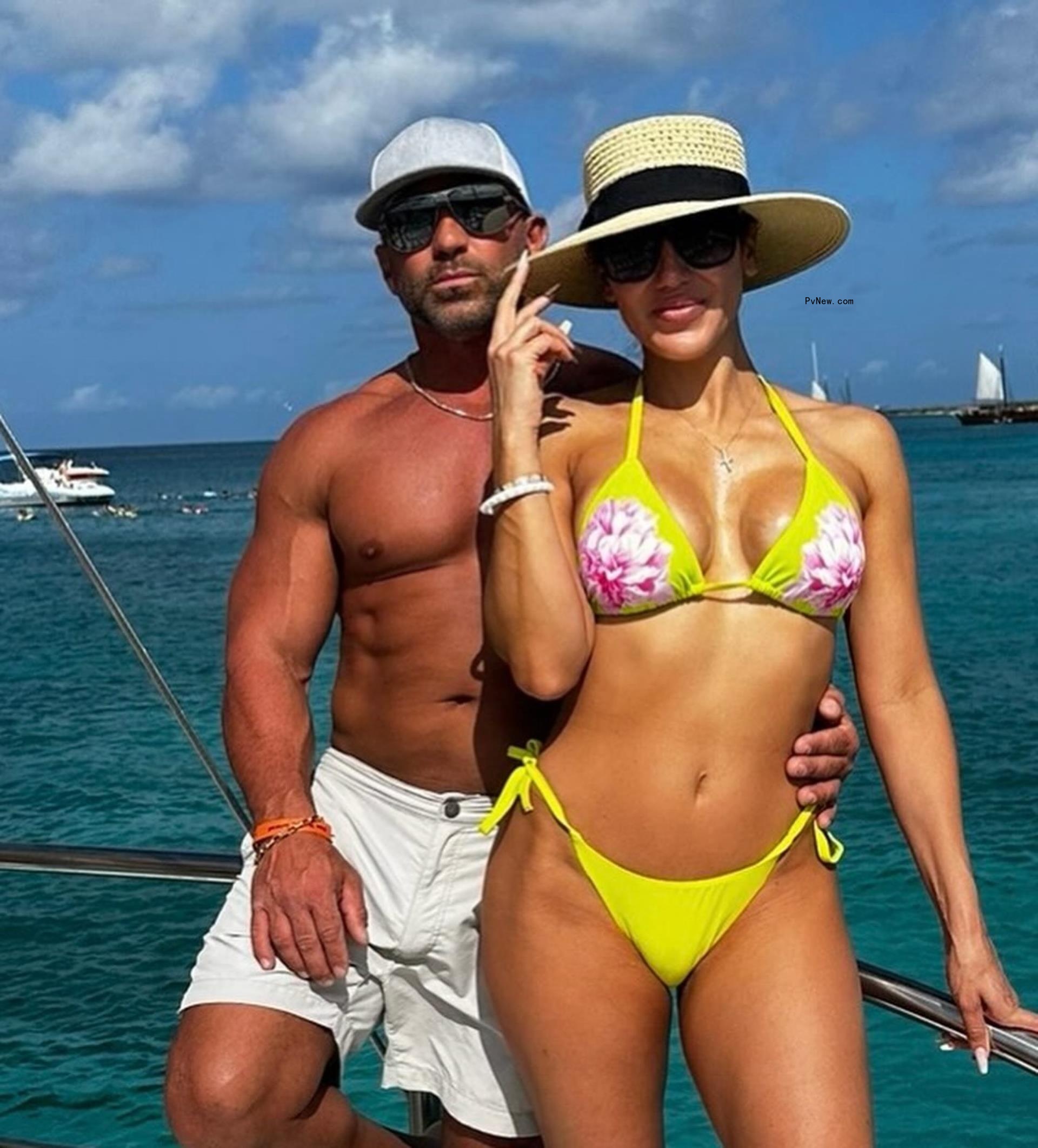 Joe Gorga and Melissa Gorga posing together