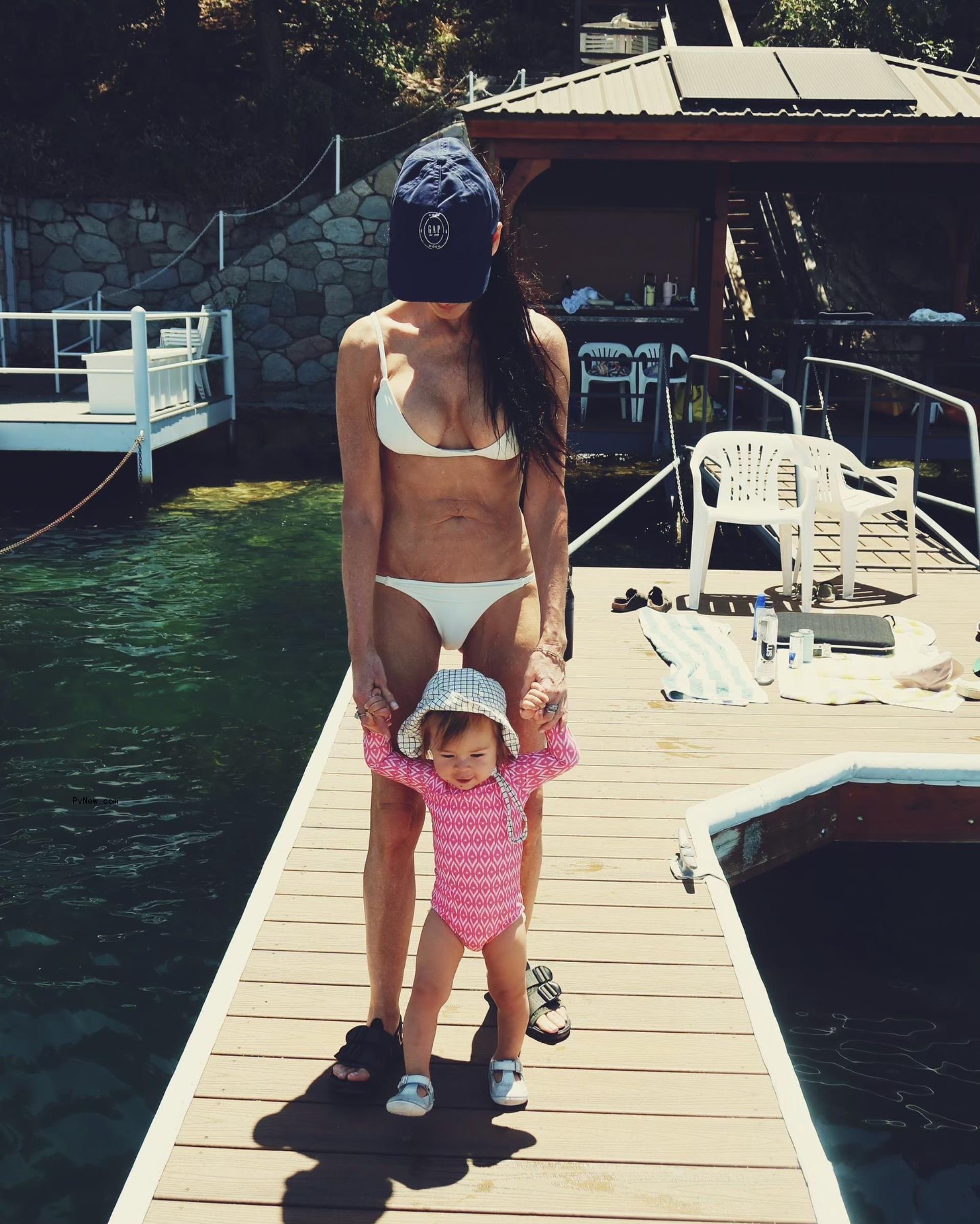 Demi Moore and Louetta Willis