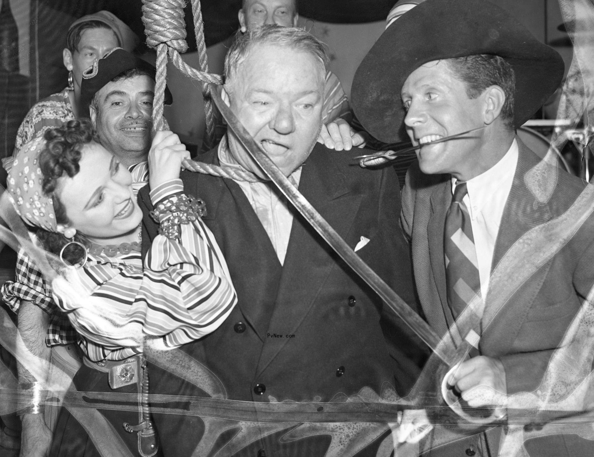 How Celebrities Drank and Dined in the Golden Age of Hollywood Unveiled in New Exhibit