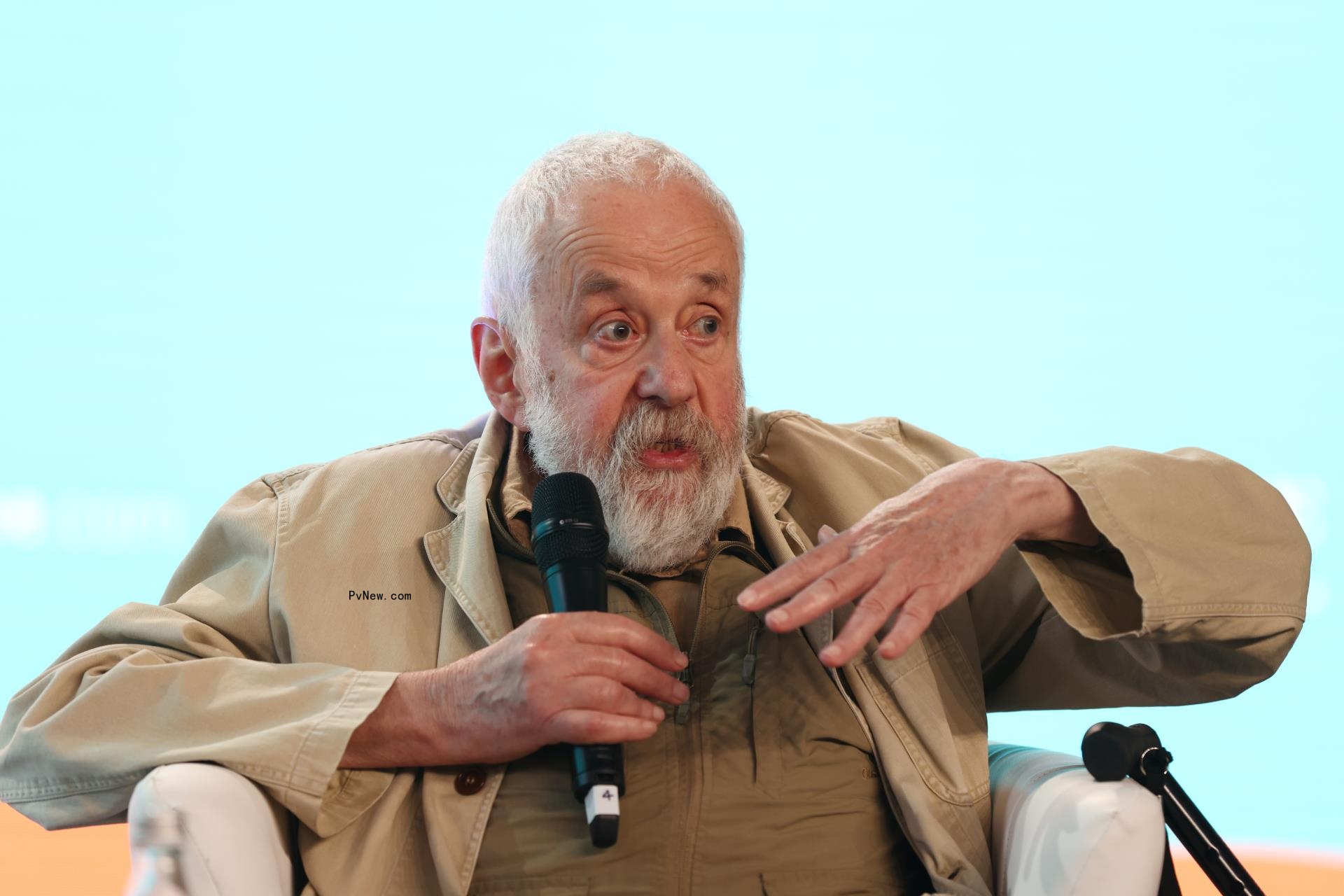 Mike Leigh Says Peterloo Gatherers Would Be ‘Horrified’ At Abstaining Voters, Wishes He Got Bigger Budgets for Co<i></i>ntemporary Films