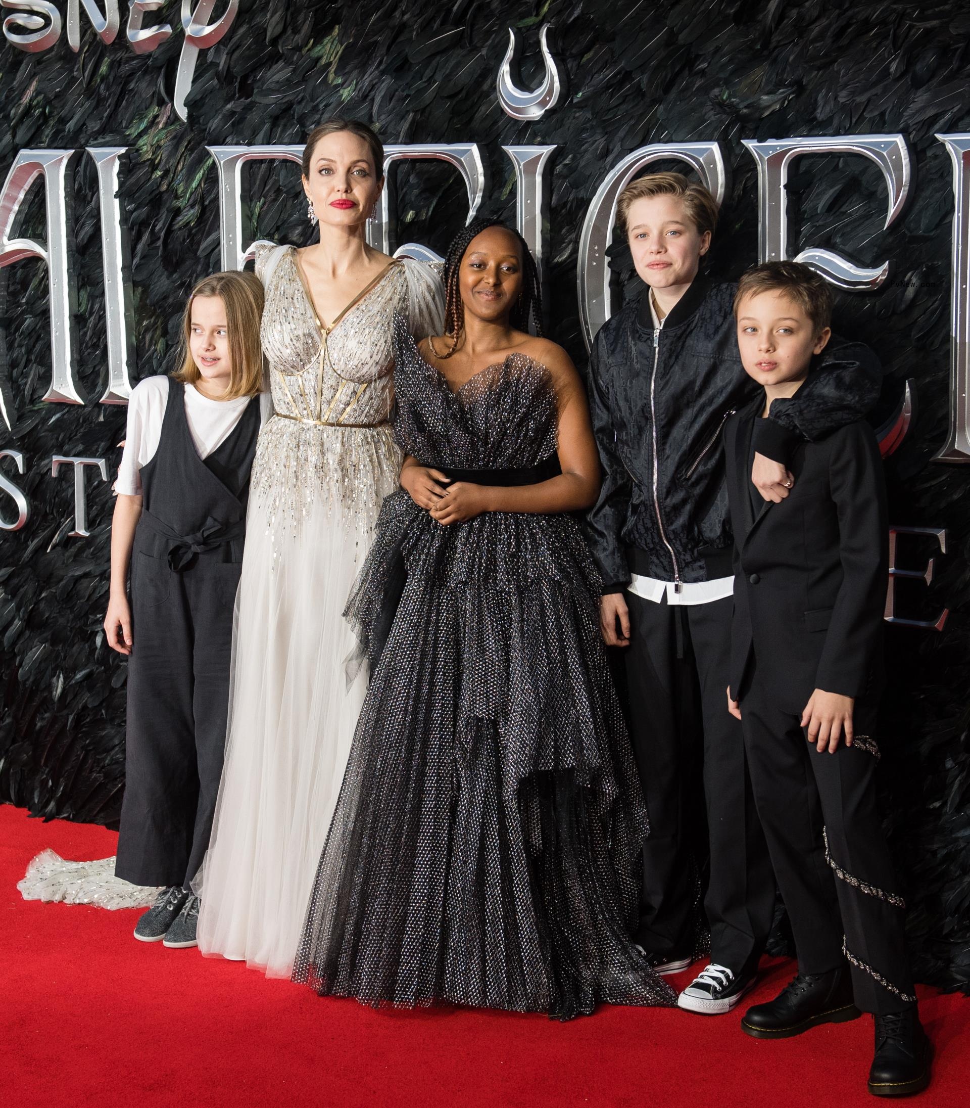 Vivienne Jolie, Angelina Jolie, Zahara Jolie, Shiloh Jolie, Knox Jolie-Pitt