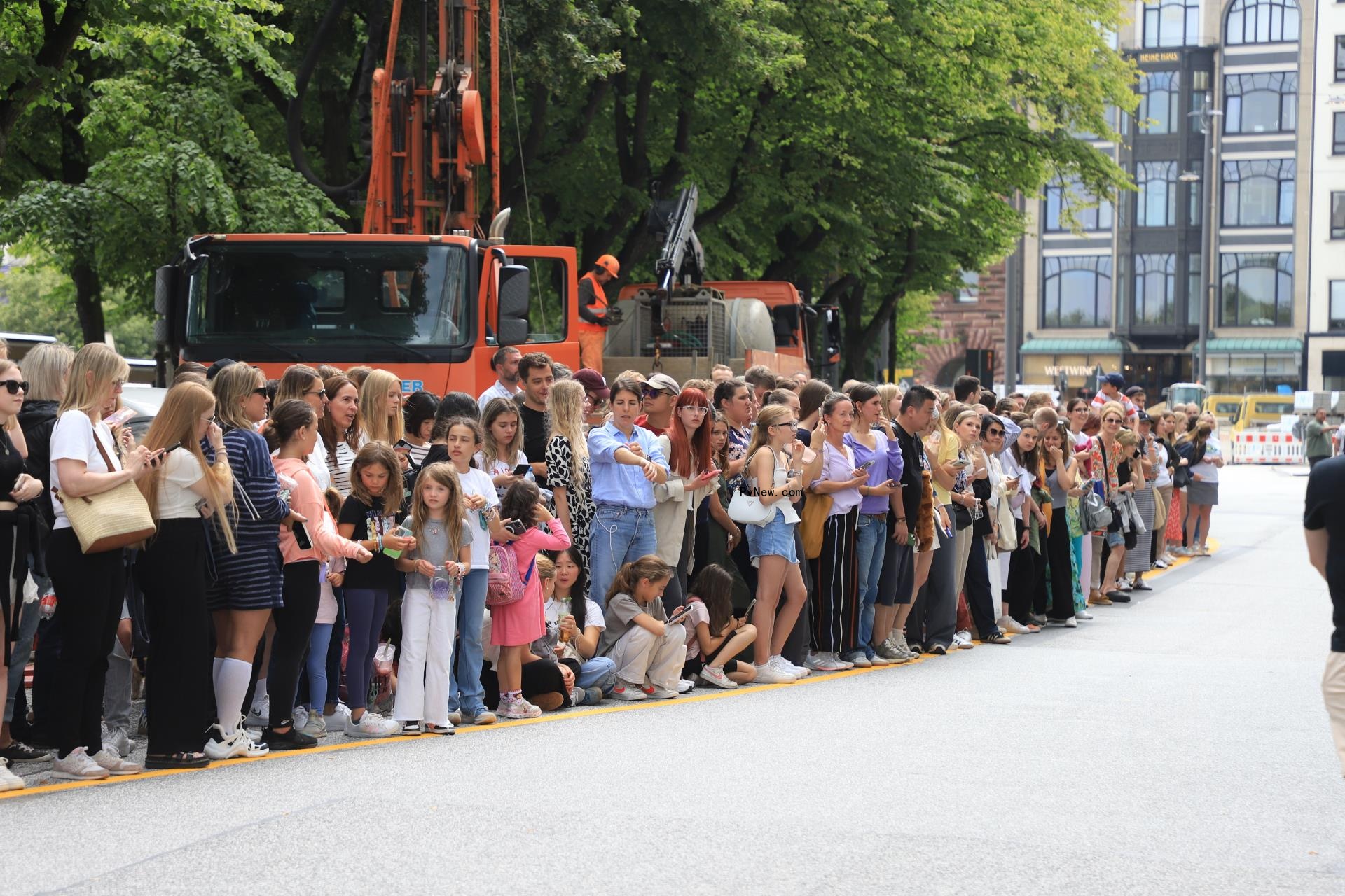 Taylor Swift in Hamburg: Police close the hotel four seasons due to the fans