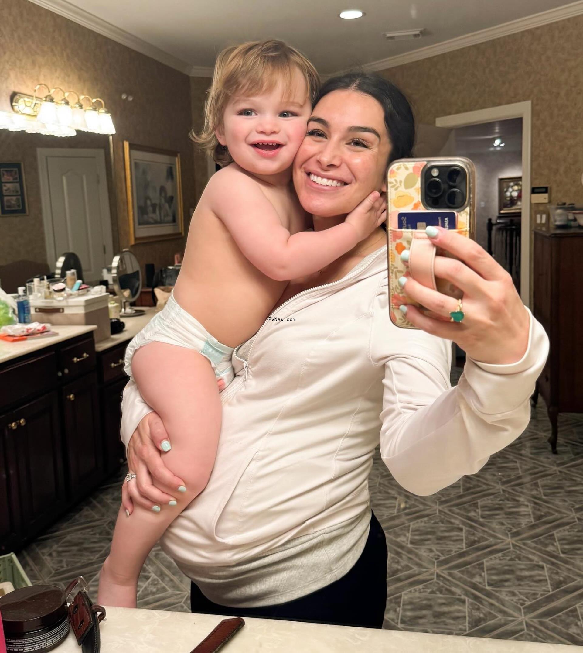Ashley Iaco<i></i>netti and son Dawson