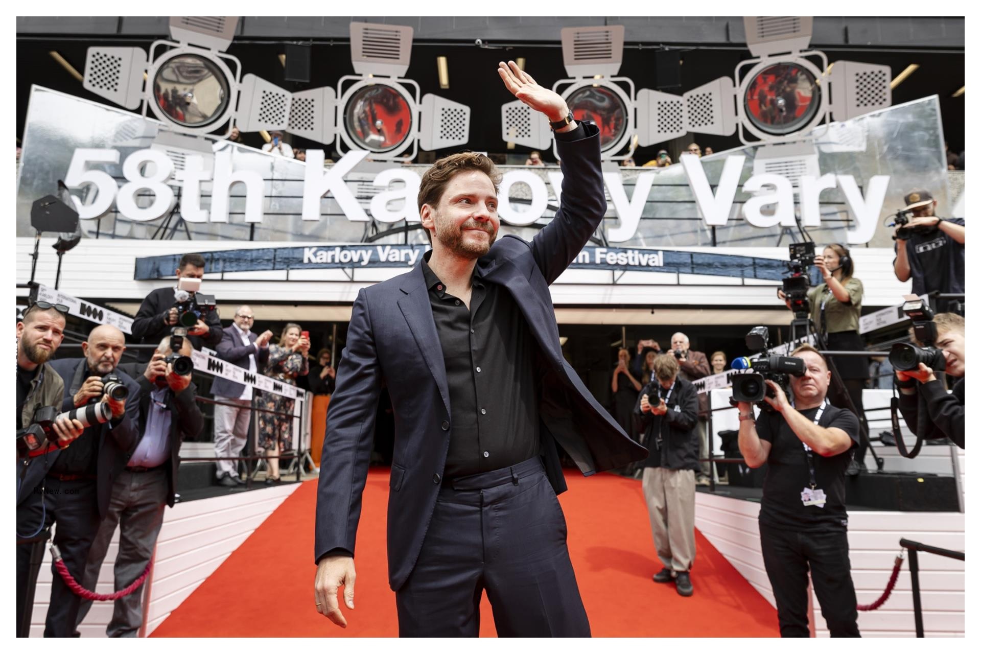 Daniel Brühl Talks Giving Jude Law a ‘Hard Time’ in Ron Howard’s ‘Eden,’ Working With ‘Maniac’ Ruben Östlund and ‘Crazy as Hell’ Tarantino: ‘I Don’t Want to Be Safe’