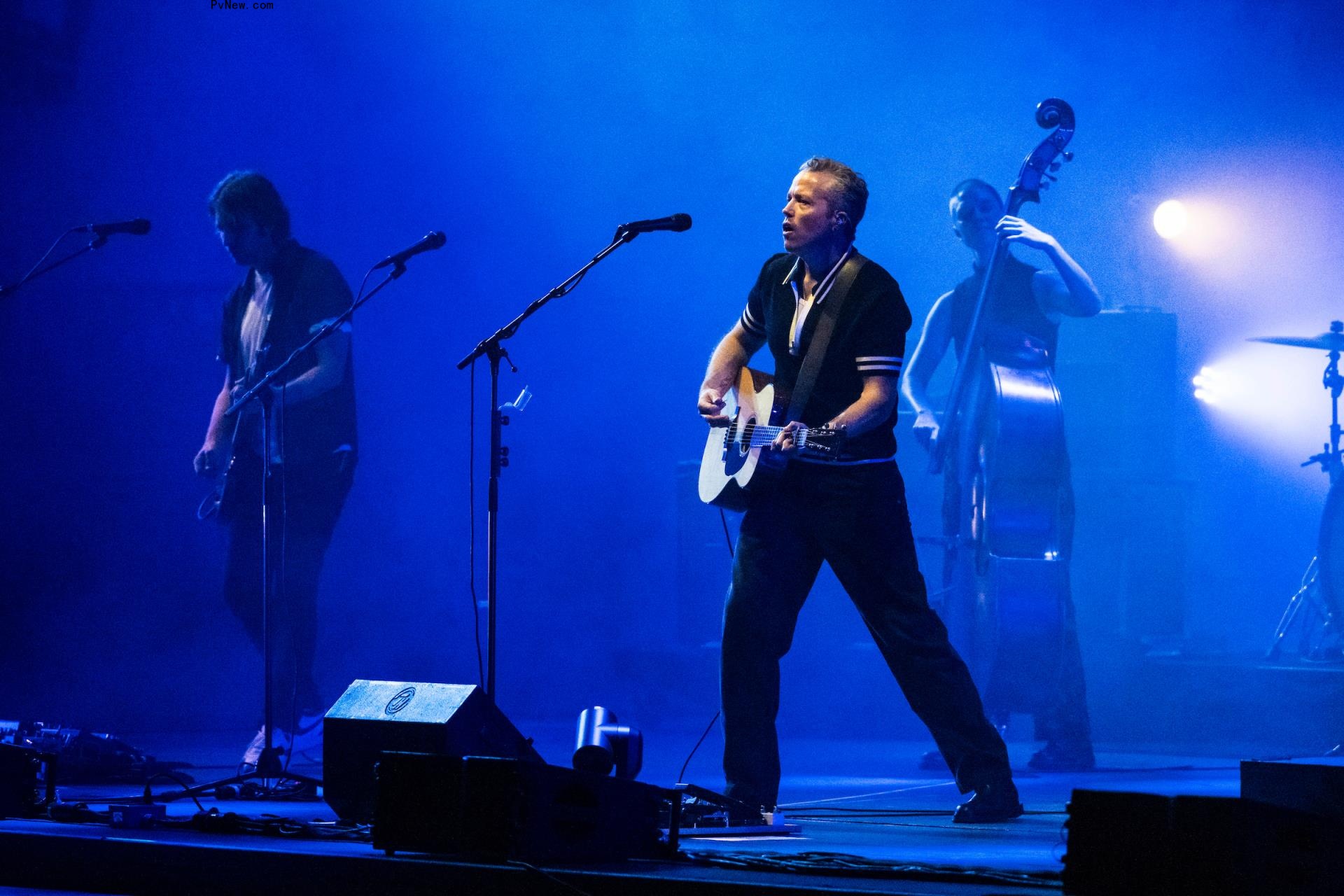 Jason Isbell and the 400 Unit Blow Into L.A. With Powerful ‘Weathervanes’ So<i></i>ngs at the Hollywood Bowl: Co<i></i>ncert Review