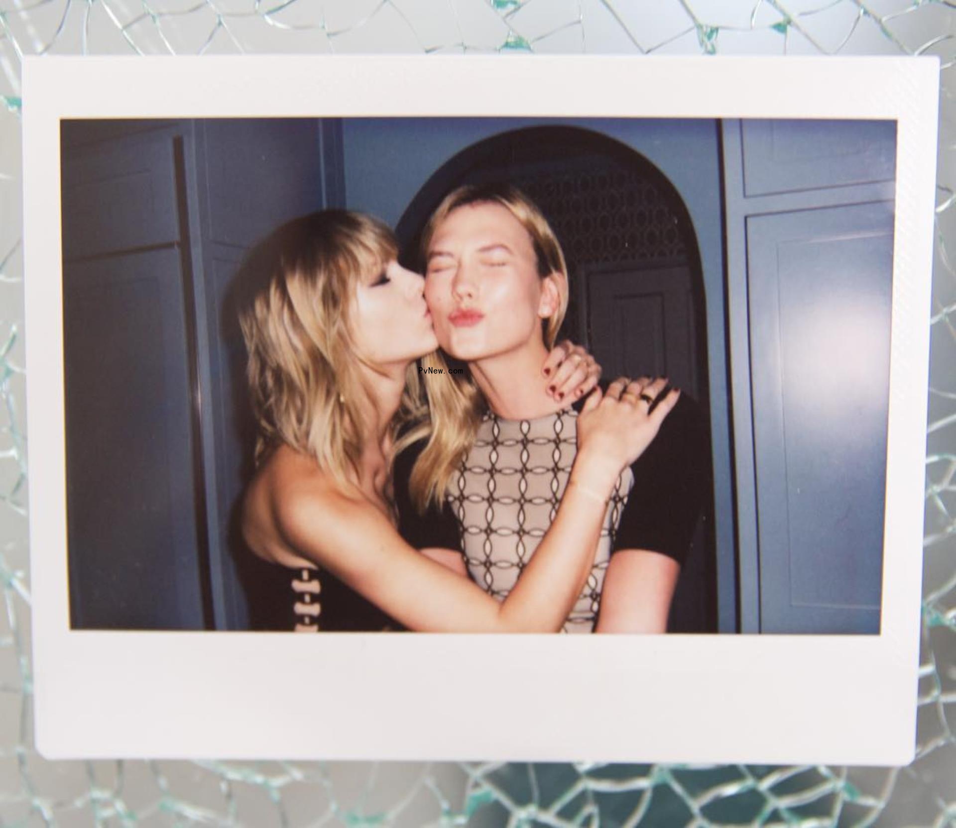 Taylor Swift and Karlie Kloss