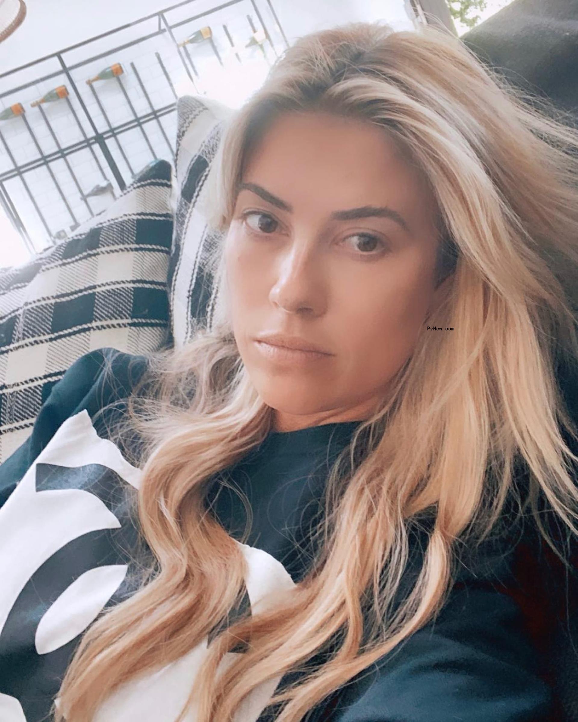 christina hall selfie