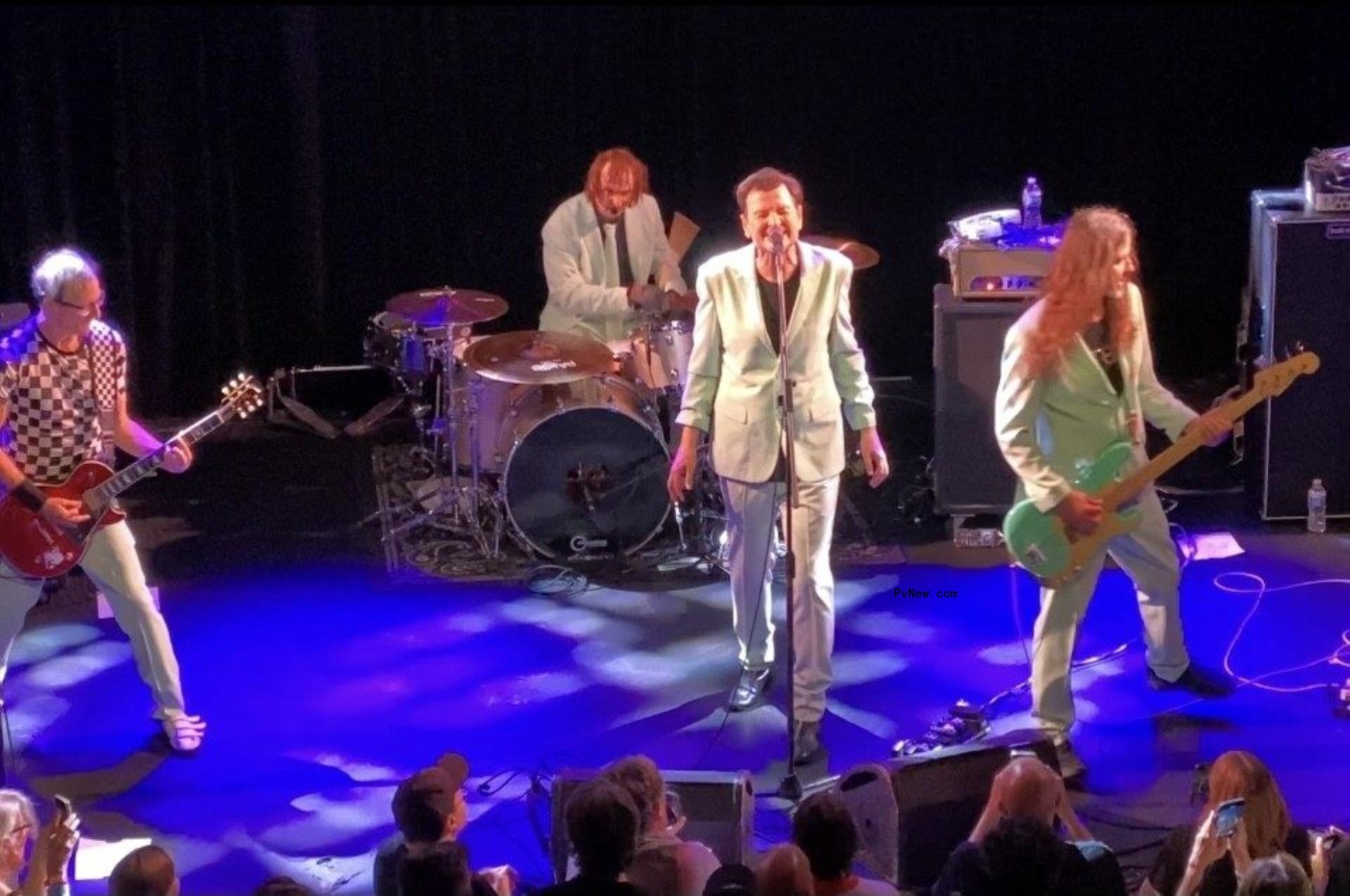 Redd Kross Rock the Faithful With Career-Spanning Set and Hilarious Brotherly Banter: Co<i></i>ncert Review