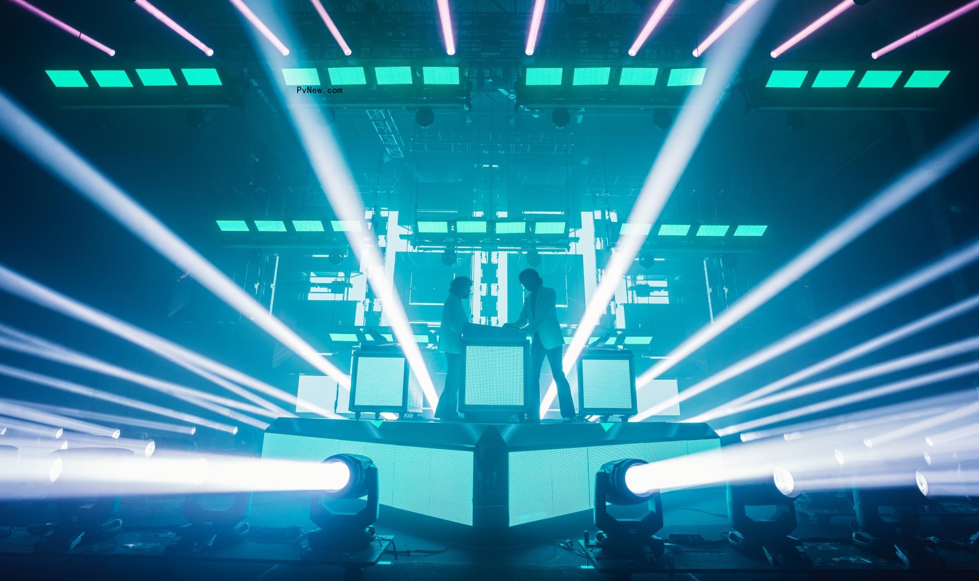 Justice Plays Mind-Melting Set at Massive New Venue in Brooklyn Navy Yard: Co<i></i>ncert Review