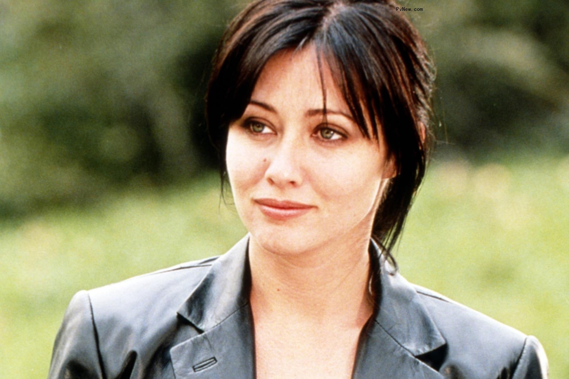 Alyssa Milano Pays Tribute to ‘Charmed’ Co-Star Shannen Doherty After ‘Complicated Relationship’: ‘The World Is Less Without Her’
