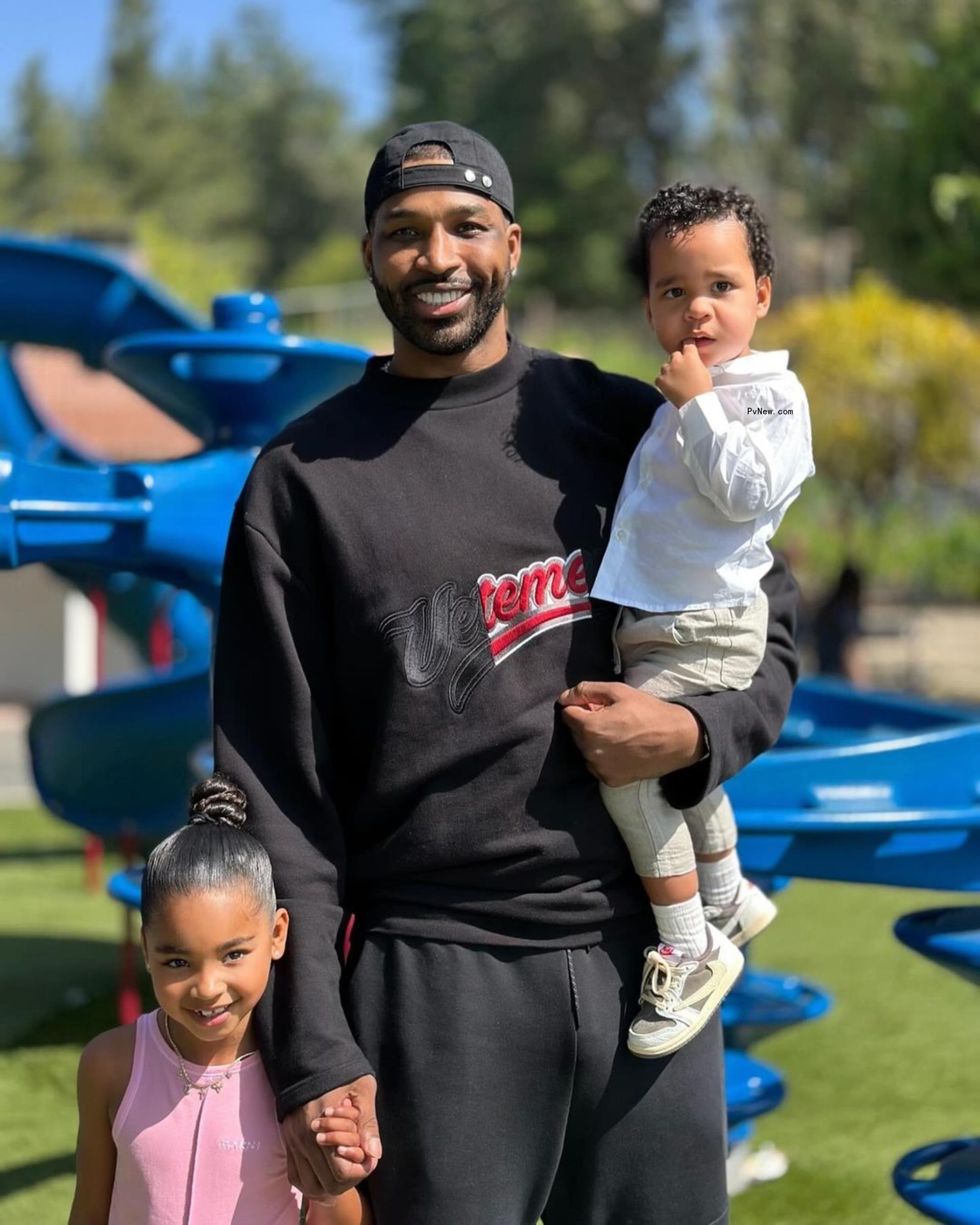 Tristan Thompson and his kids. 