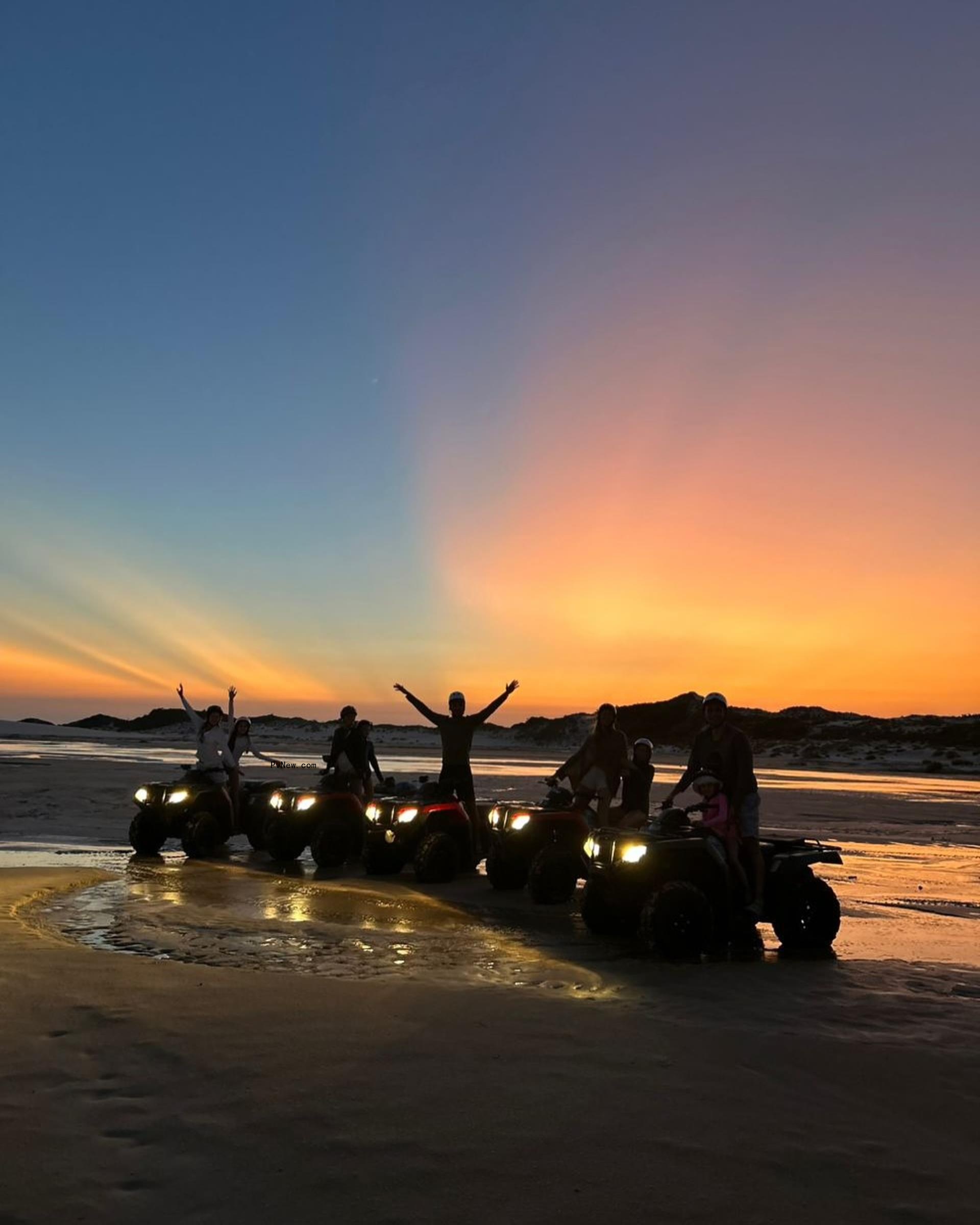 Gisele Bundchen and family at Lençóis Maranhenses Natio<i></i>nal Park