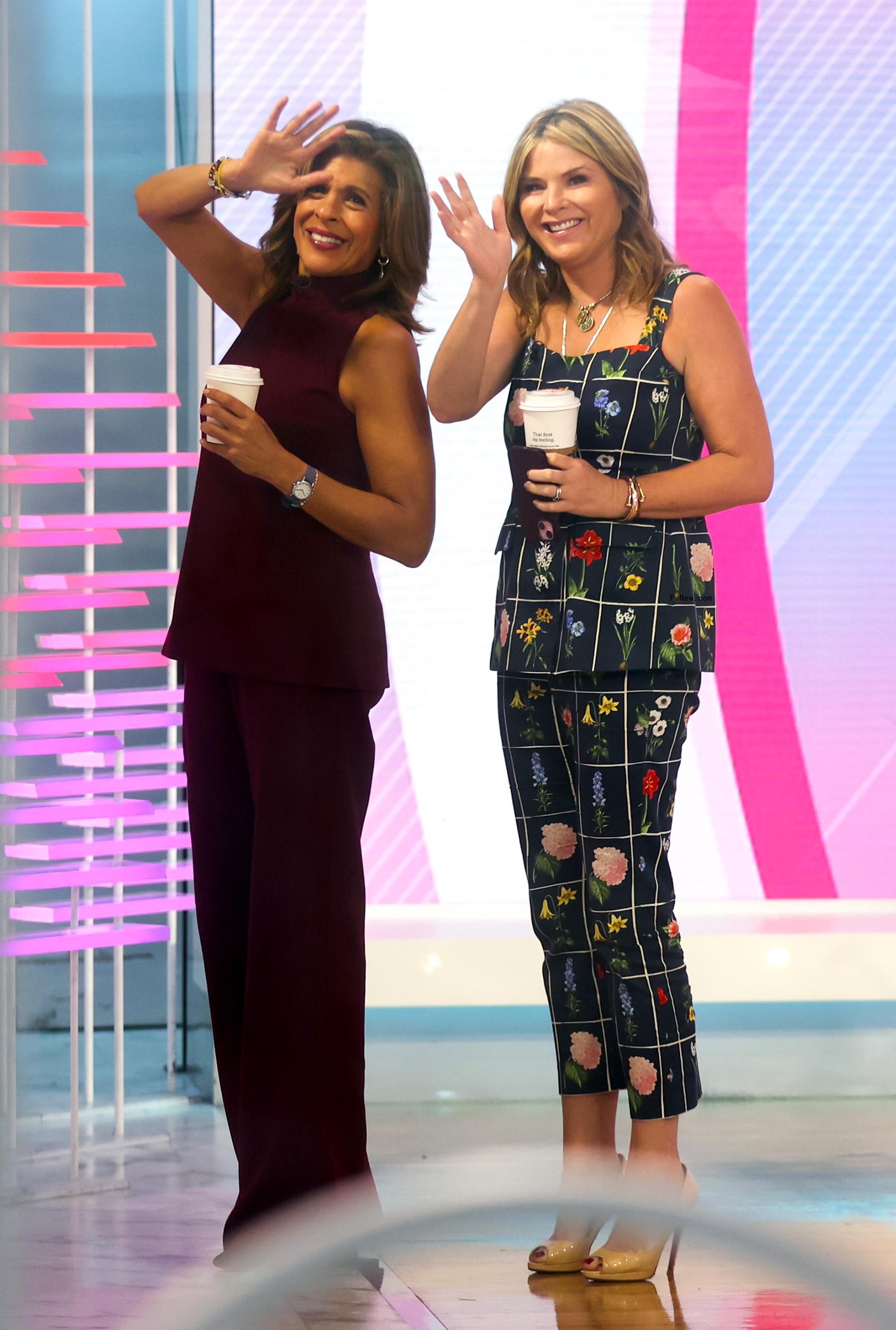 Hoda Kotb and Jenna Bush Hager posing together
