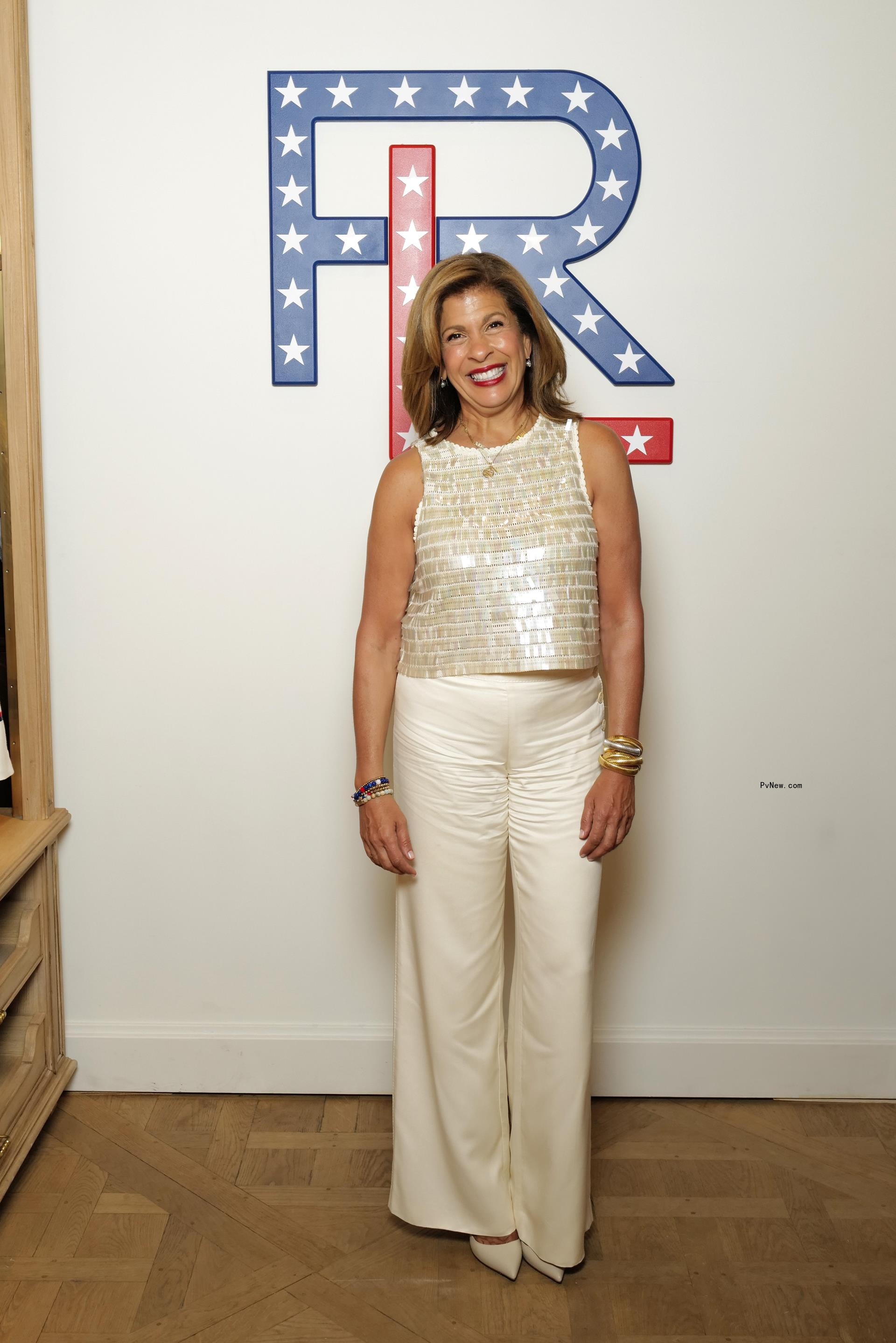 Hoda Kotb posing for a photo