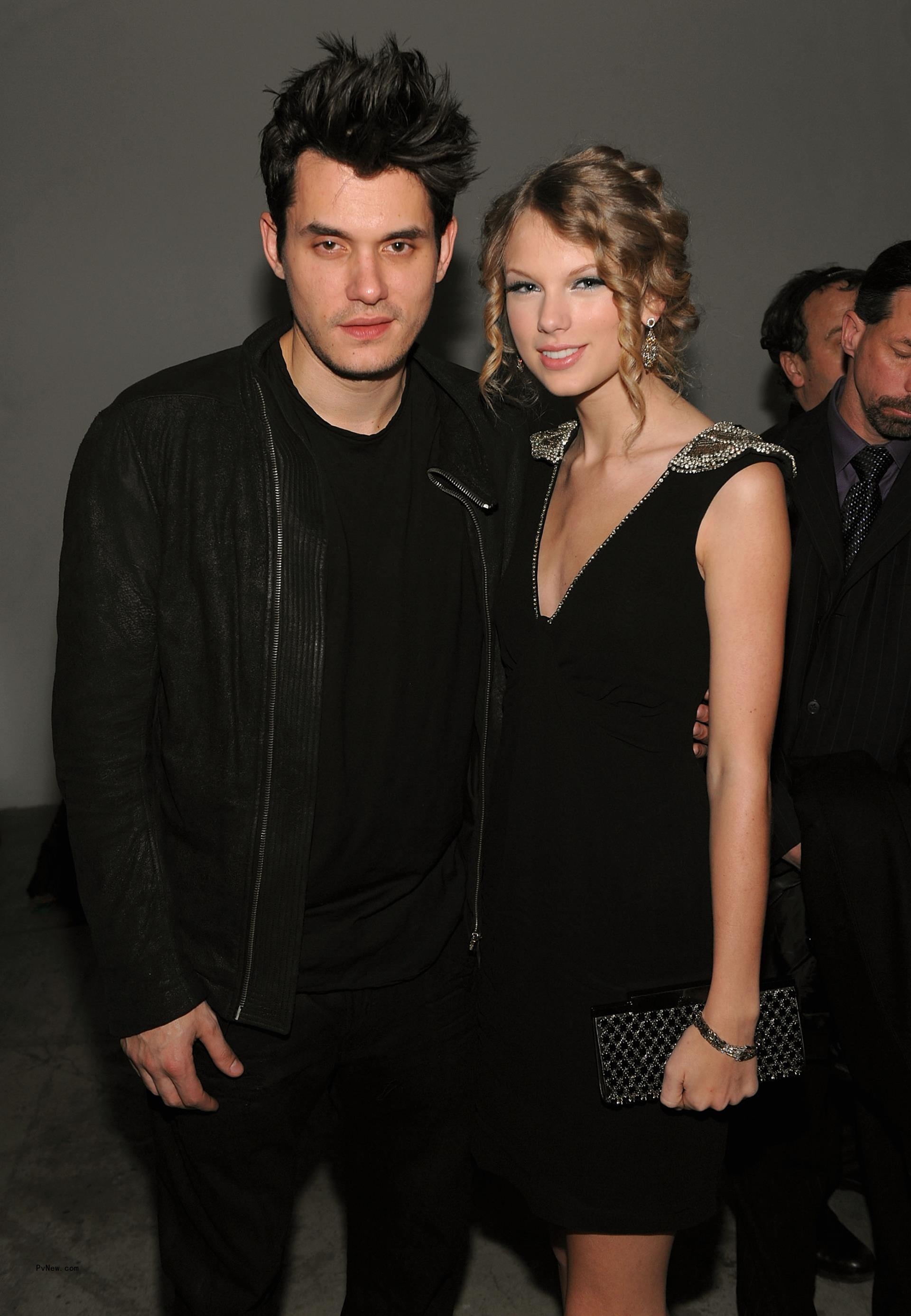Musicians John Mayer (L) and Taylor Swift attend the launch of VEVO, the world's premiere destination for premium music video and entertainment at Skylight Studio on December 8, 2009.