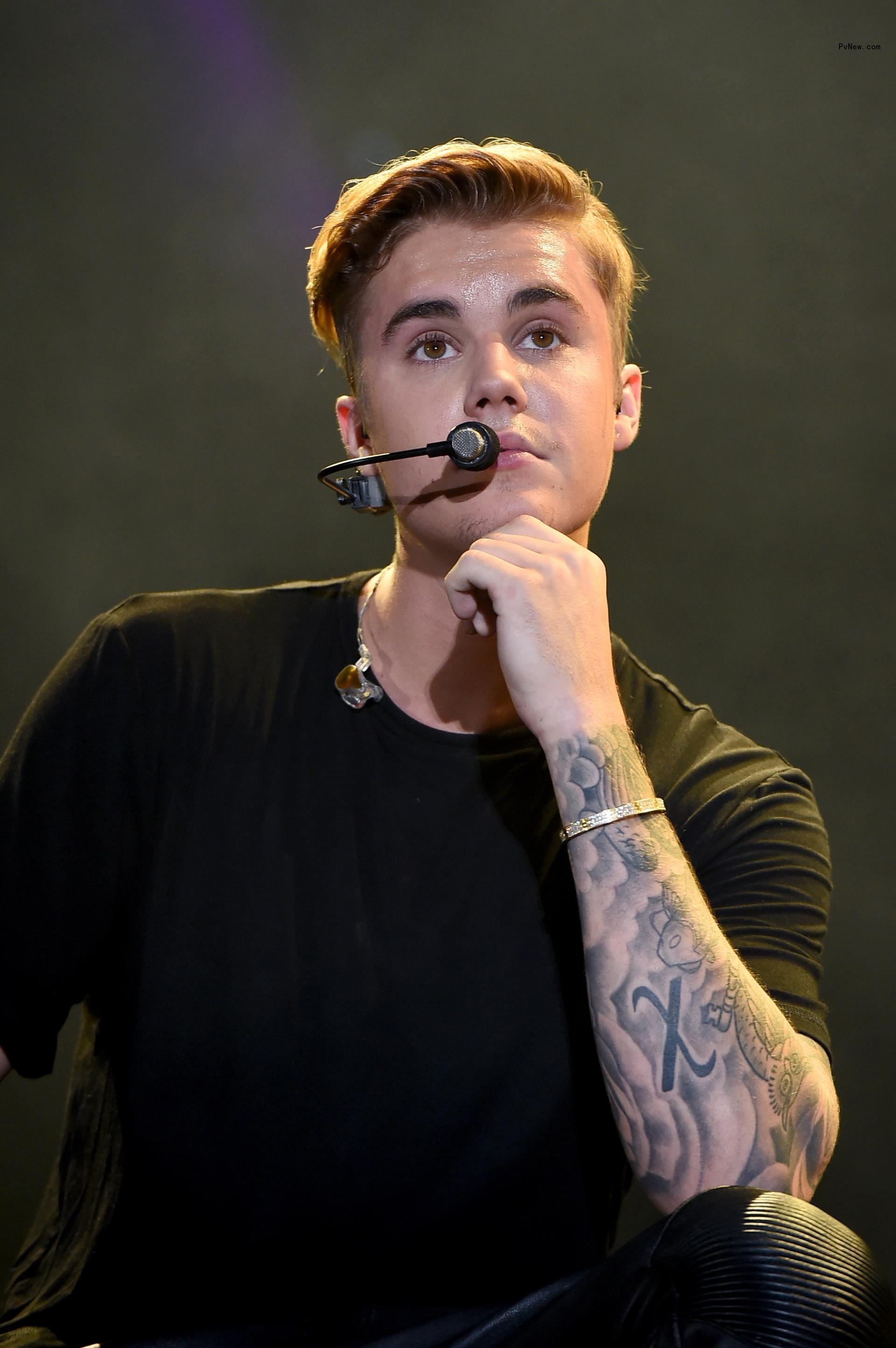 Justin Bieber performs in 2015