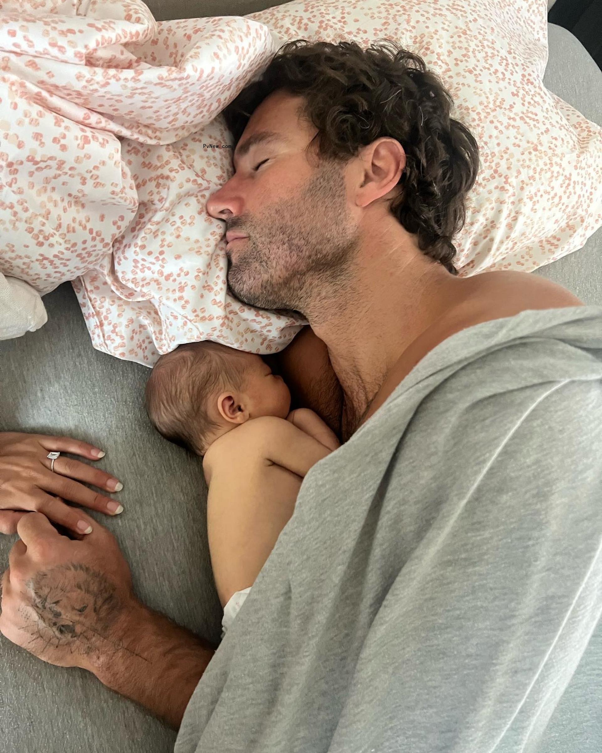 Brody Jenner cuddles daughter Ho<i></i>ney in Instagram photo