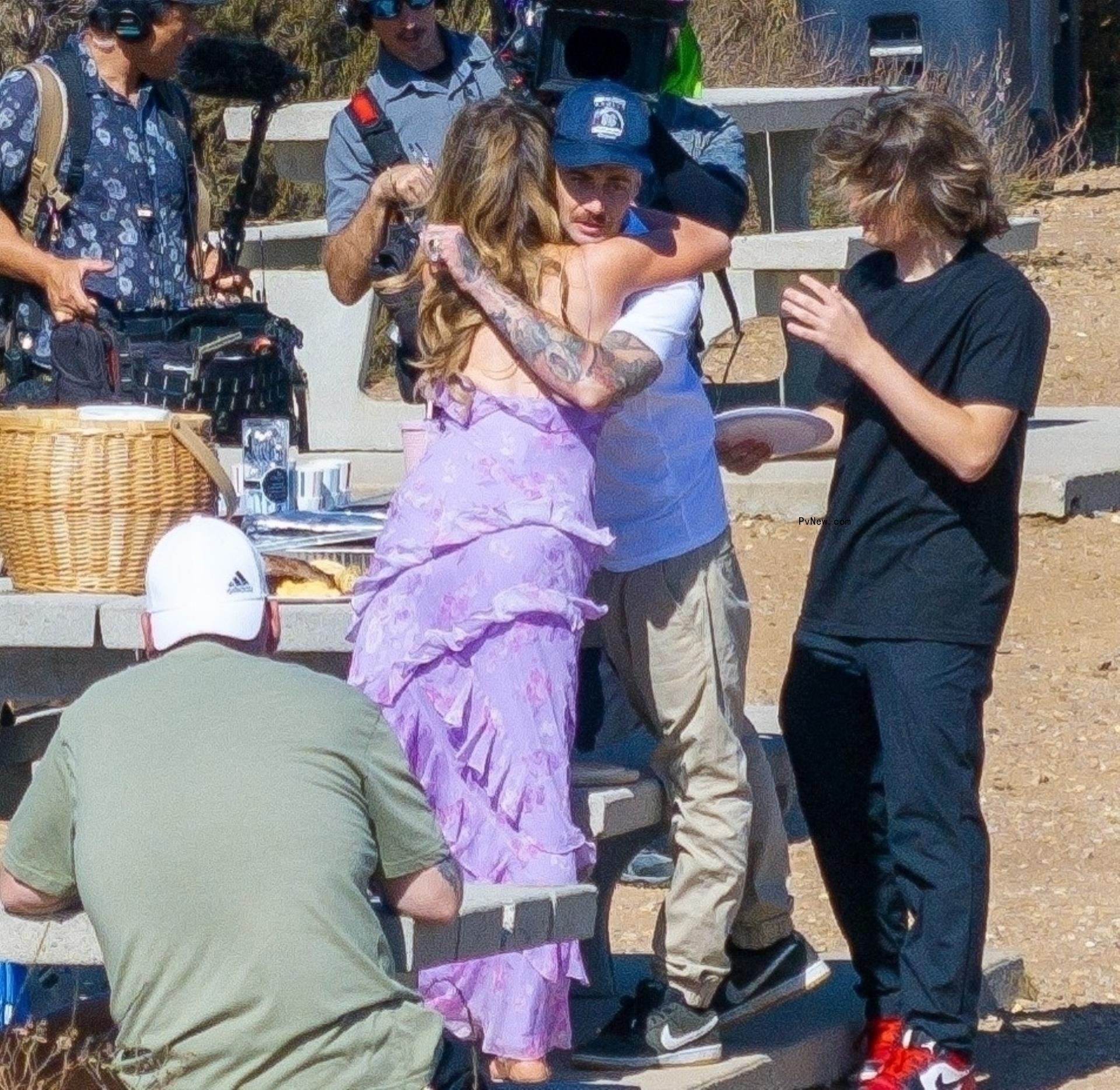Denise Richards, Brooke Mueller and their families enjoying a picnic in Malibu