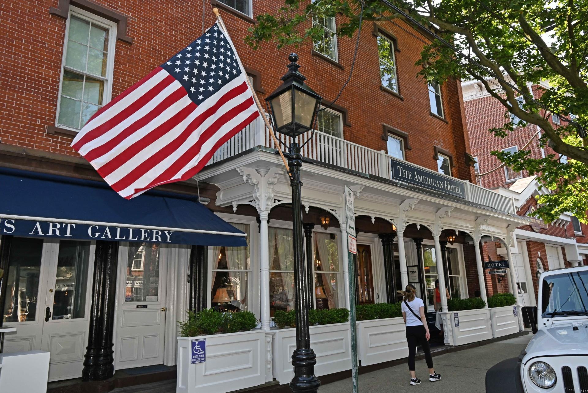 The American Hotel exterior.