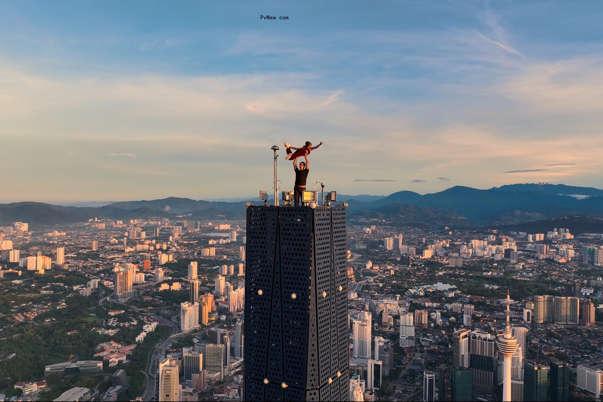 ‘Skywalkers: A Love Story’ Team on Risking Death, Avoiding Panic Attacks and Escaping Malaysia: ‘If We Are Banned, We Don’t Know a<i></i>bout It’