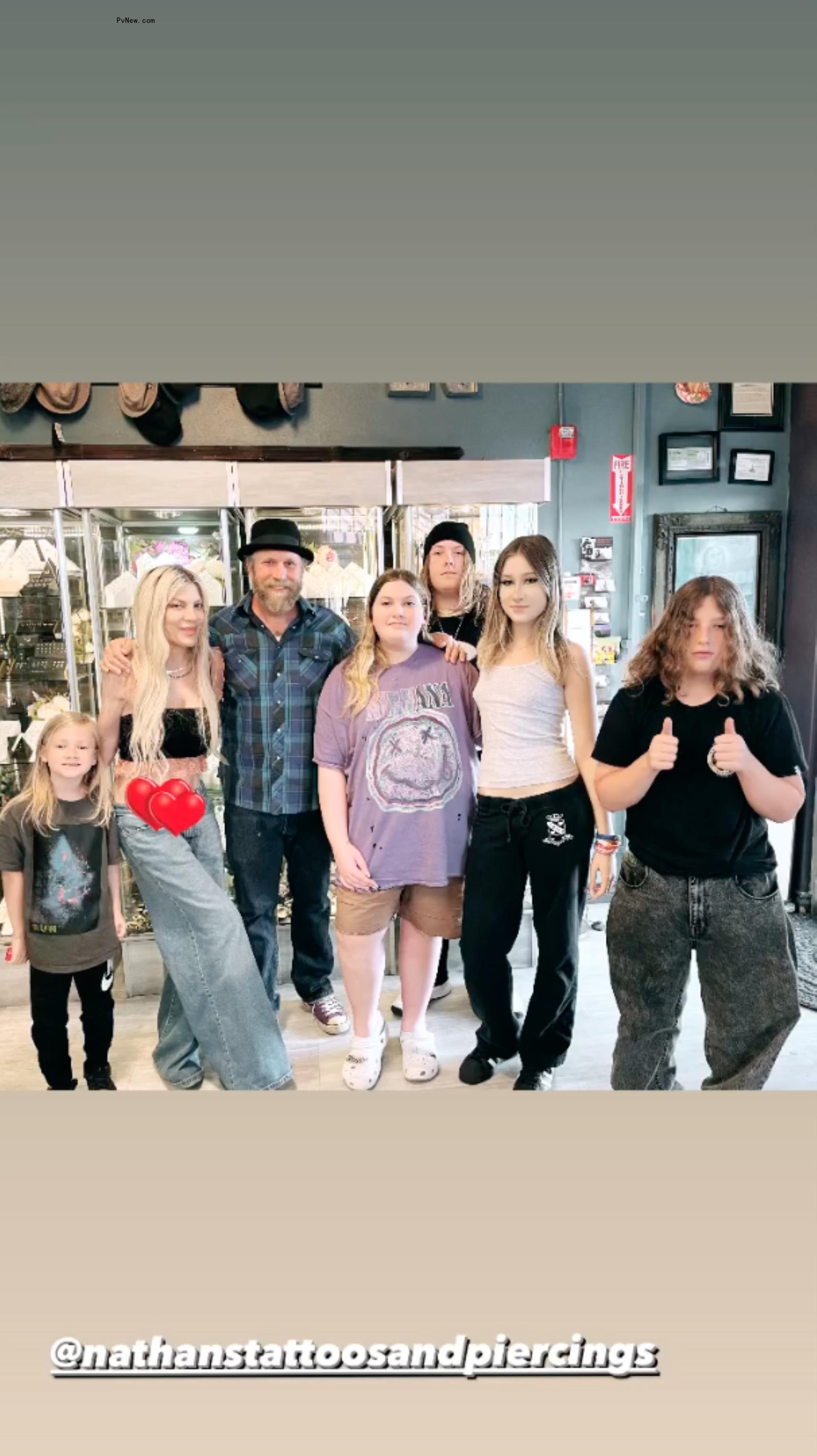 Tori Spelling, Dean McDermott and their five children