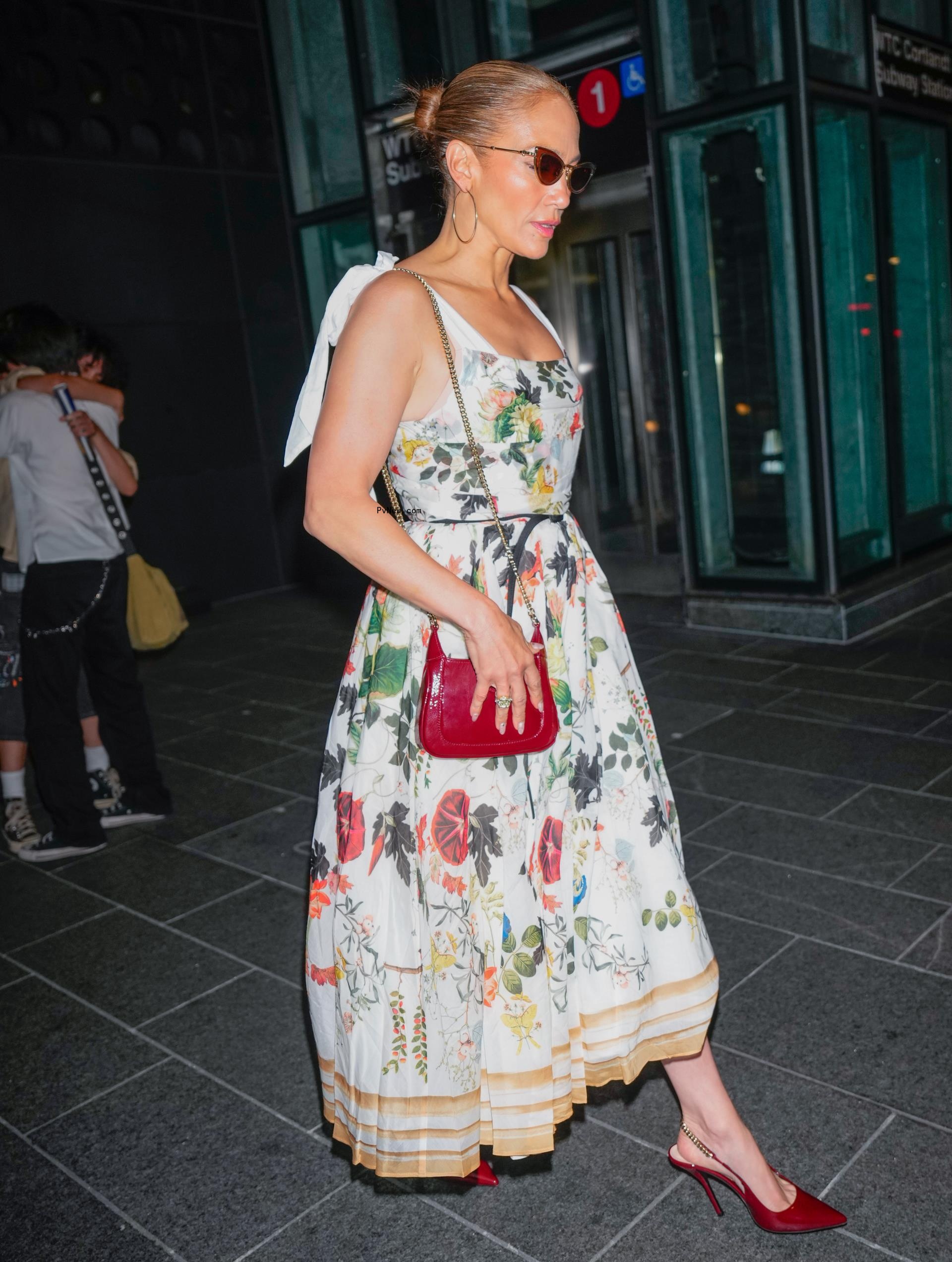 Jennifer Lopez walking in New York City