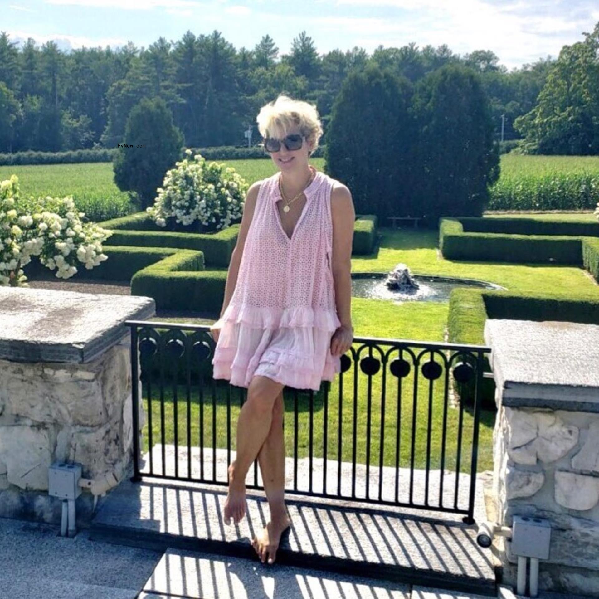 Dorinda Medley outside her house