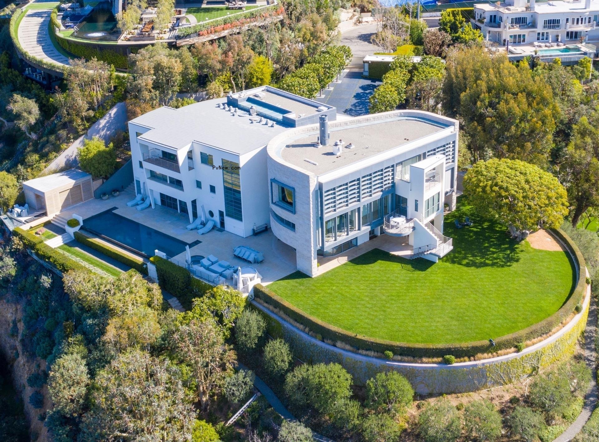 Aerial views of Tom Hanks and Rita Wilson stunning Pacific Palisades mansion. The couple's home was recently burglarized according to TMZ with thieves smashing through glass to get inside a guest house on their property