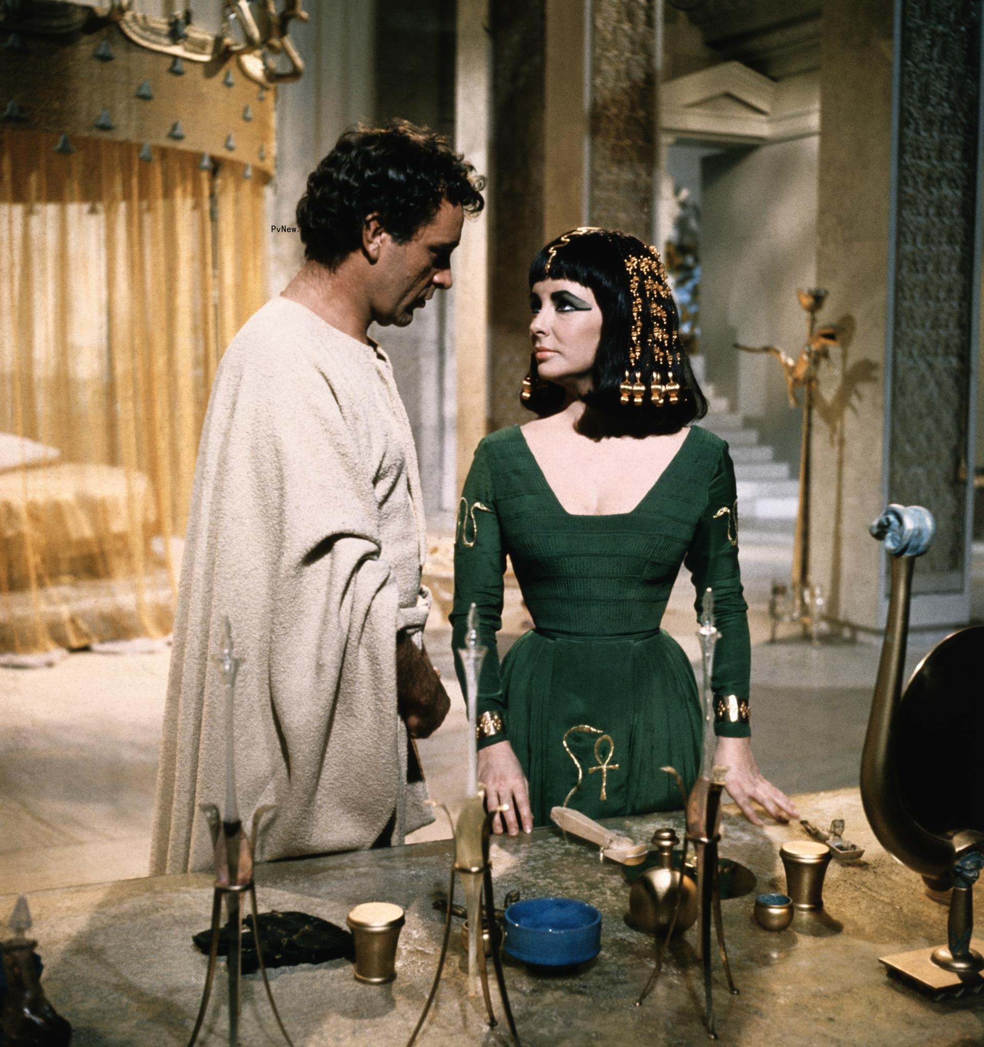 Richard Burton as Marc Antony with Liz Taylor as Cleopatra.