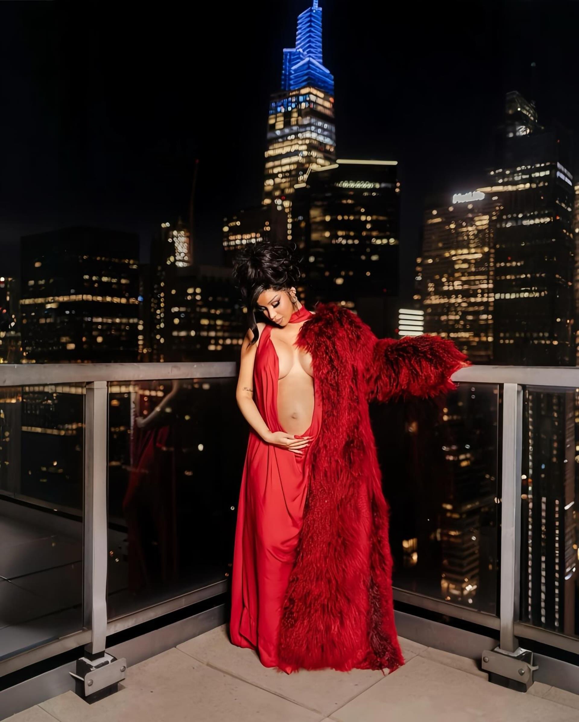 Cardi B showing off her baby bump.