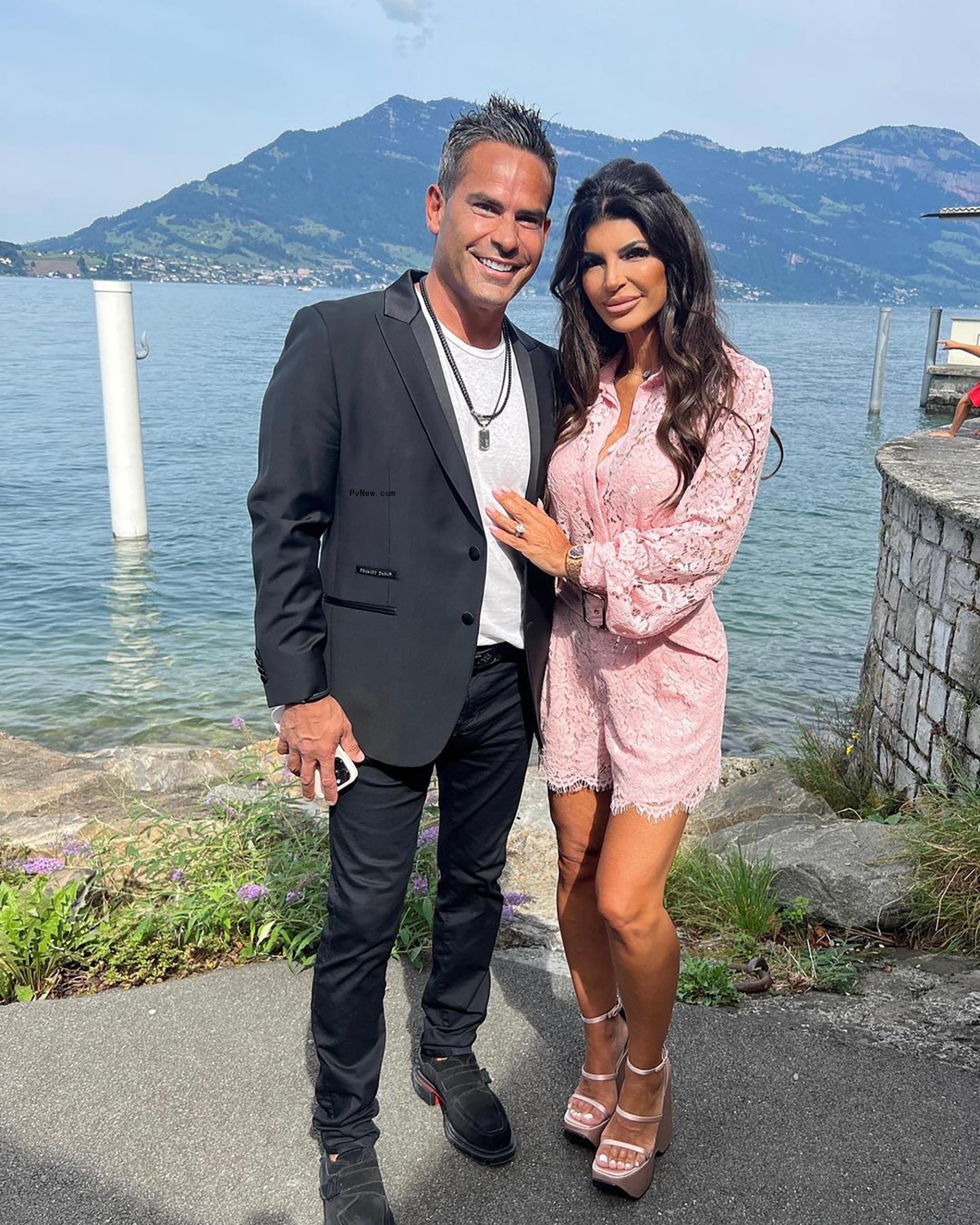 Luis Ruelas and Teresa Giudice posing for a photo