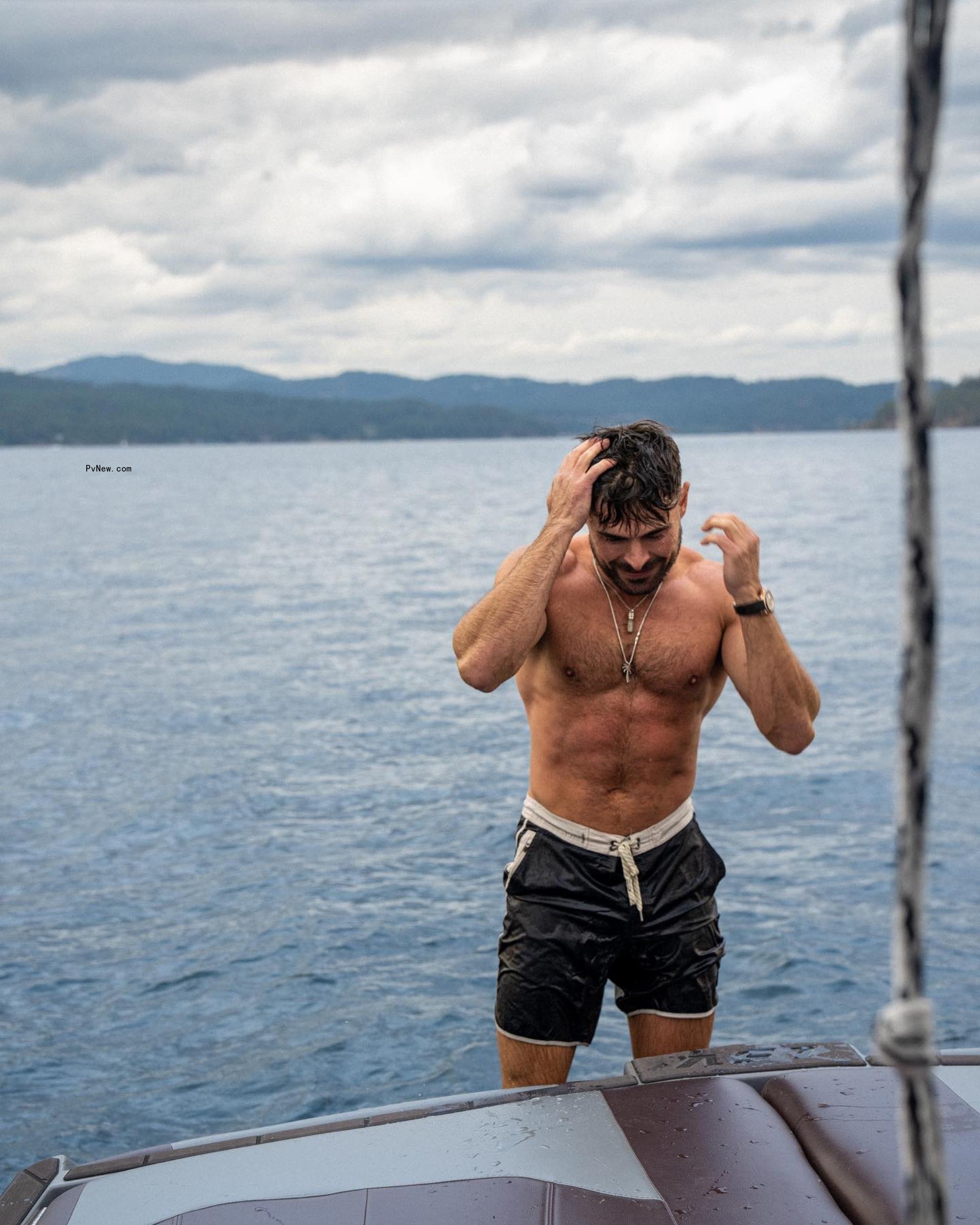 Zac Efron shirtless