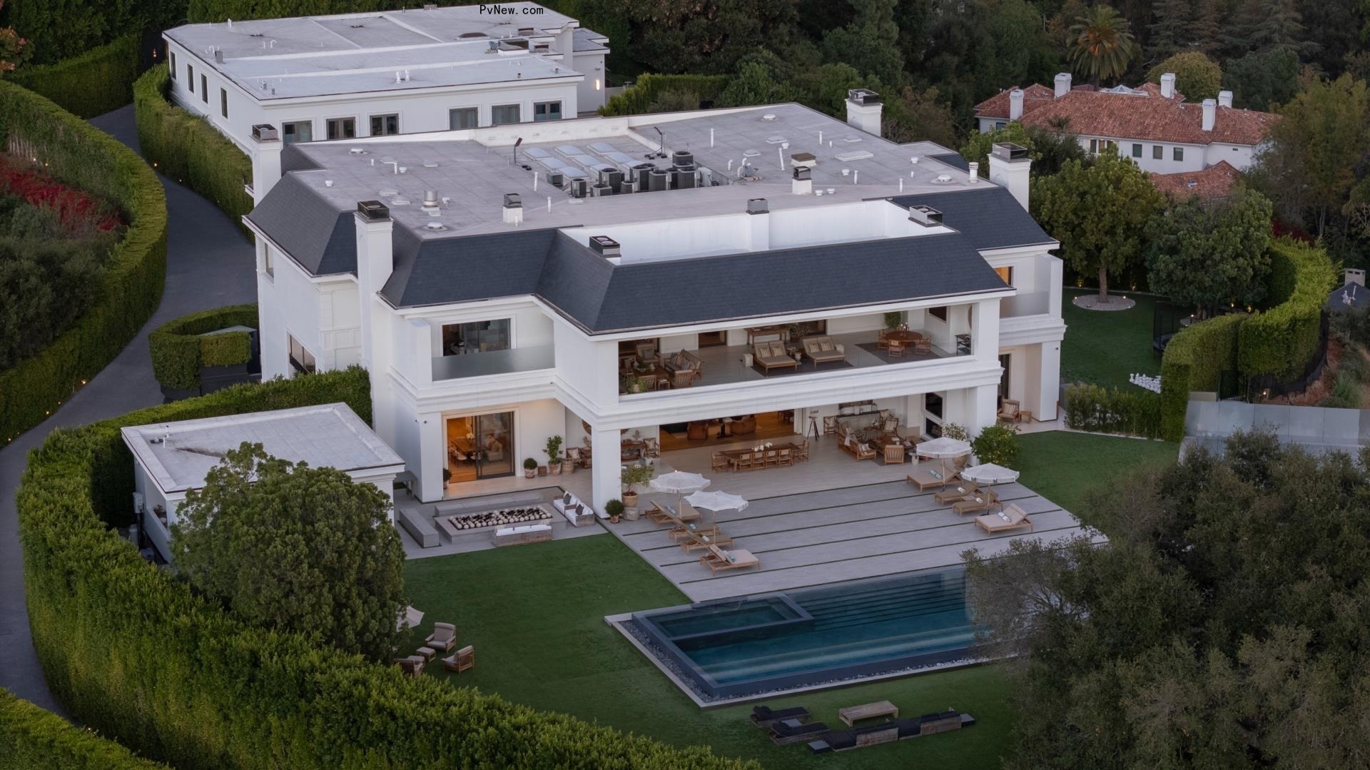 Ben Affleck and Jennifer Lopez's house.