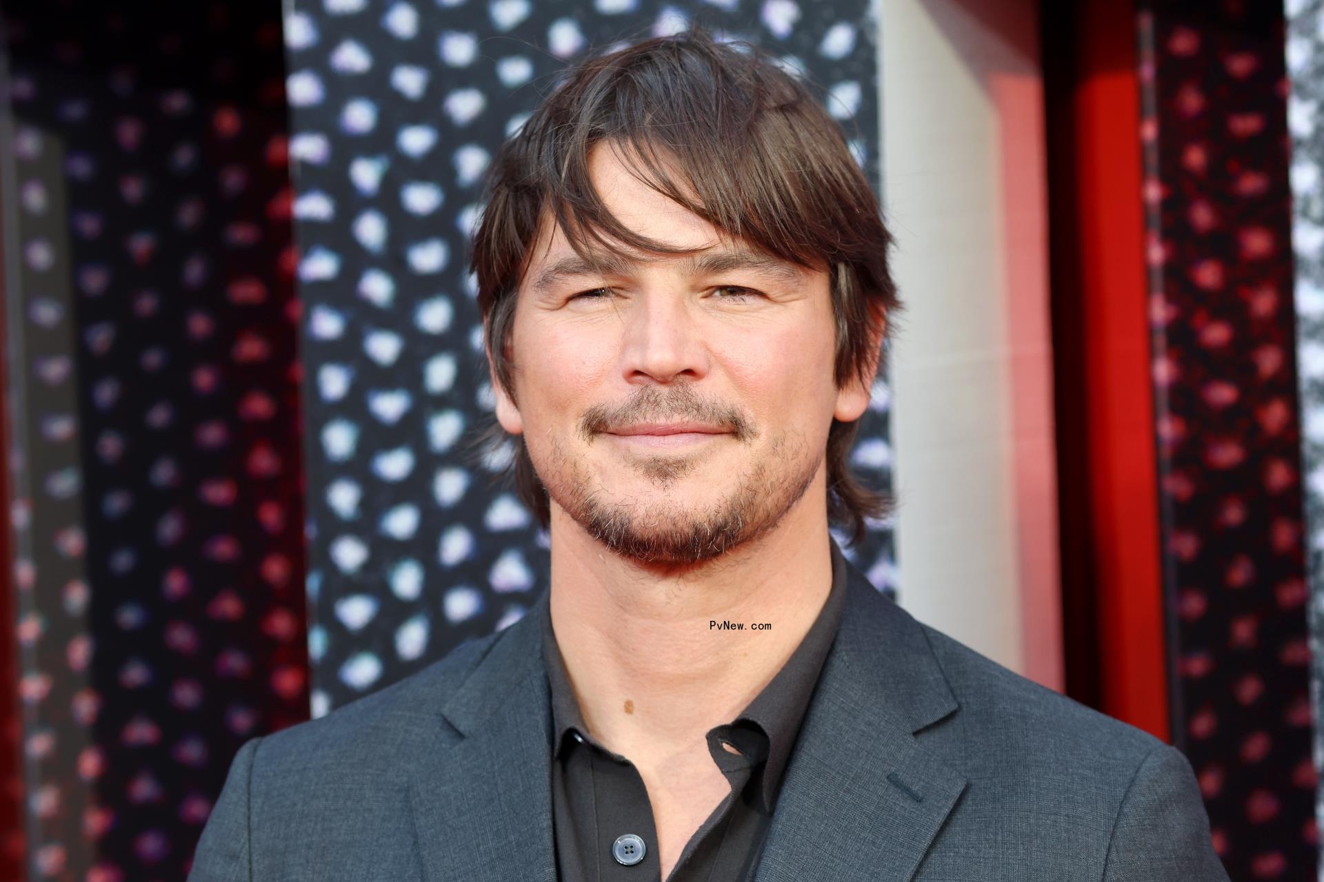 Josh Hartnett Rejected Superman Twice and Left Hollywood o<i></i>nce ‘People Were Stalking Me’: ‘A Guy Showed Up at One of My Premieres With a Gun’
