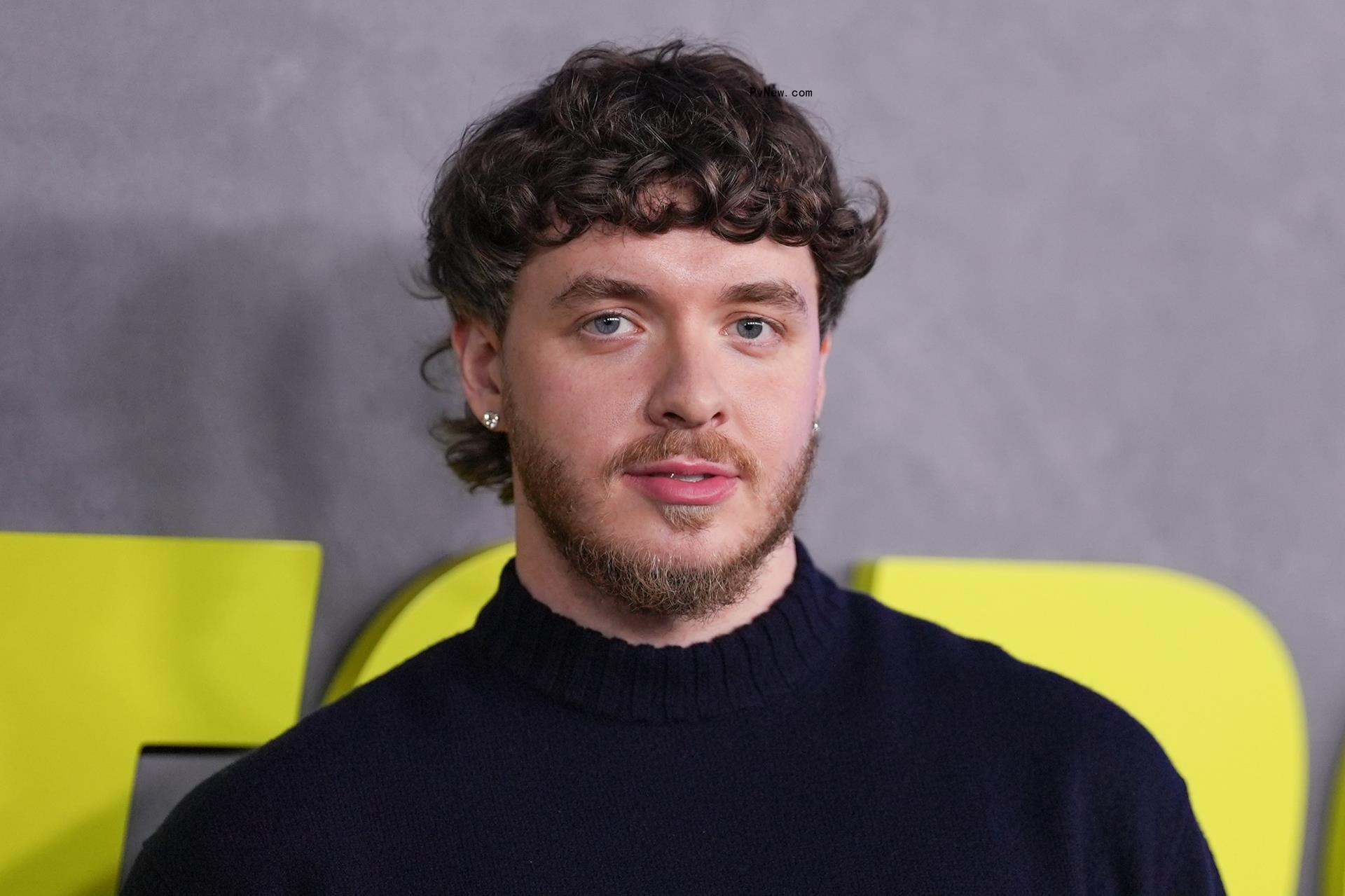 ‘Instigators’ Star Jack Harlow Admits Acting ‘Is Harder Than I Thought’ After Movie Debut in ‘White Men Can’t Jump’: ‘I’ve Got to Get Better’