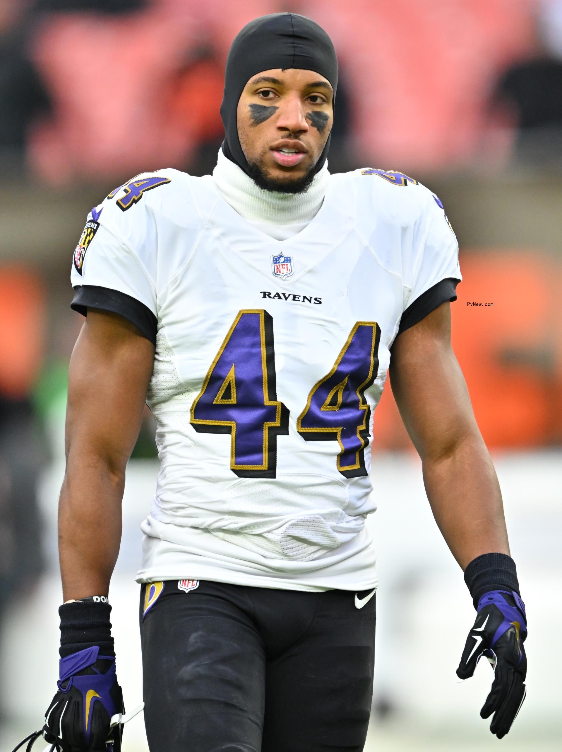 marlon humphrey in his baltimore ravens uniform