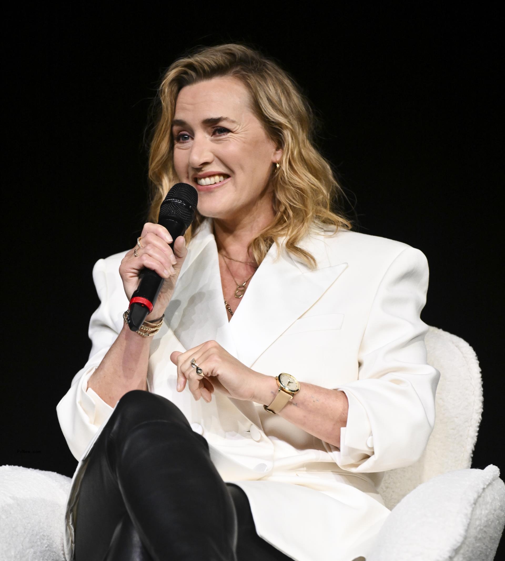 Kate Winslet speaking at the FYC event