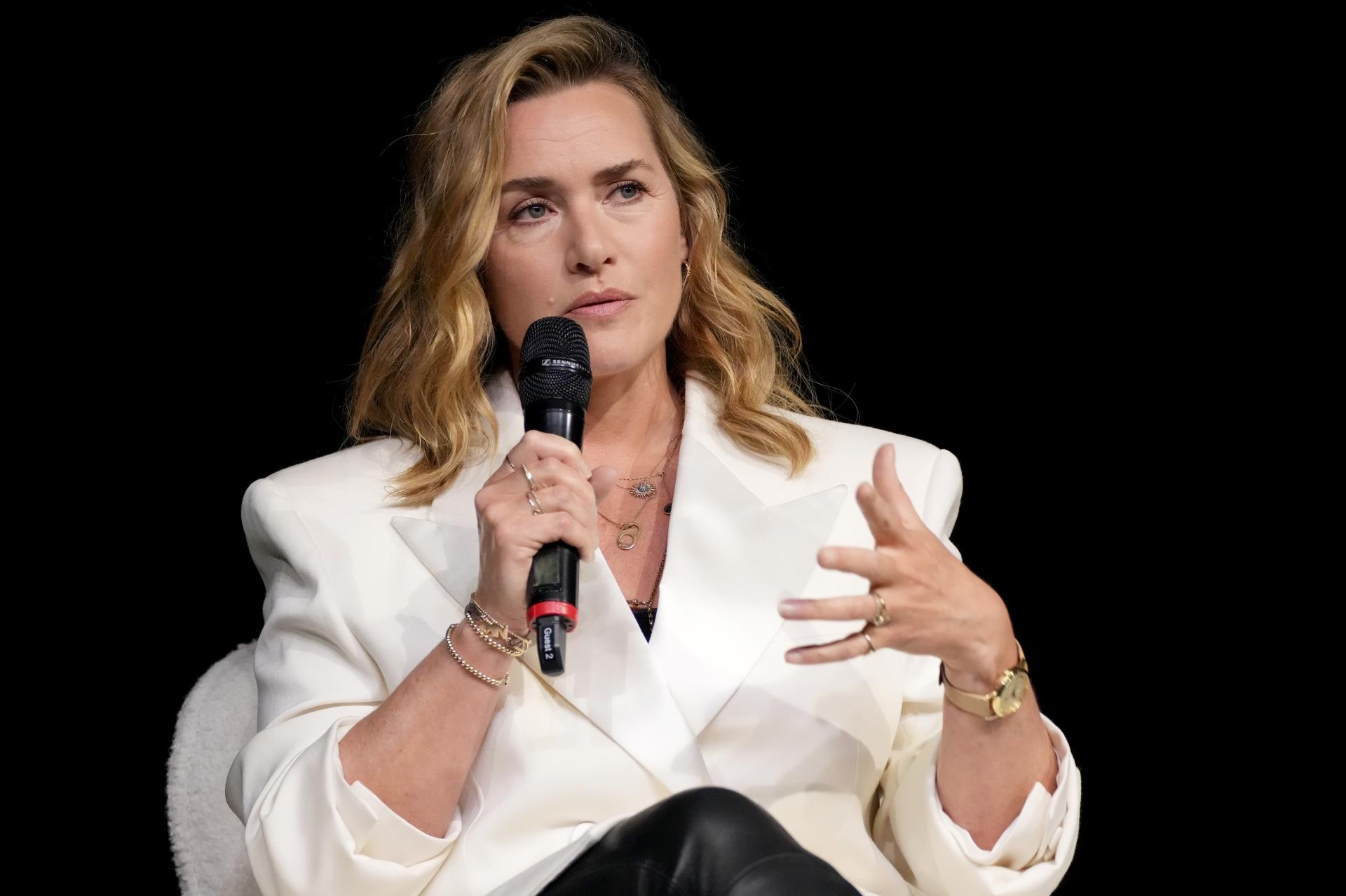Kate Winslet speaking at the FYC event