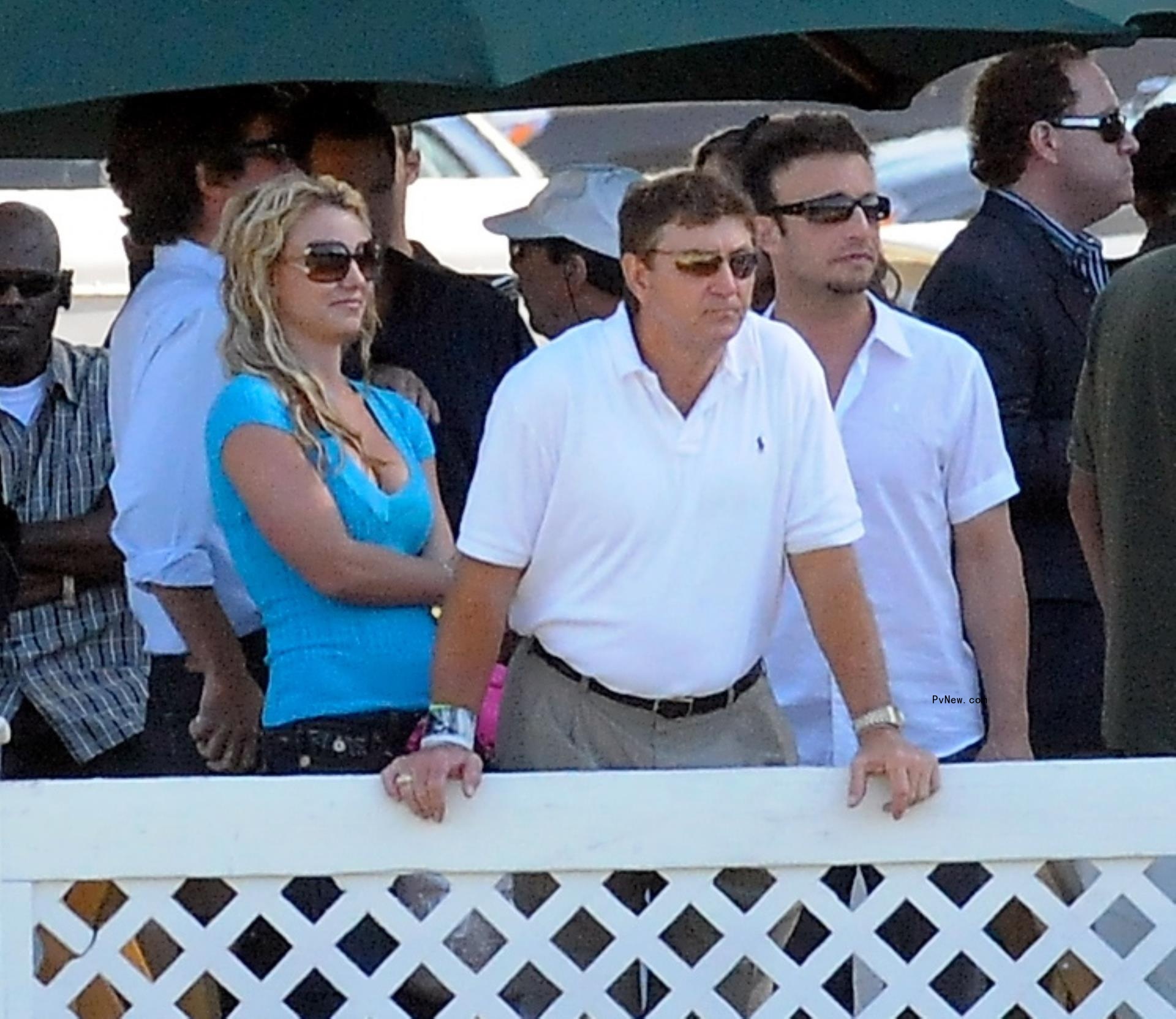 Britney Spears, Jamie Spears and manager Larry Rudolph.